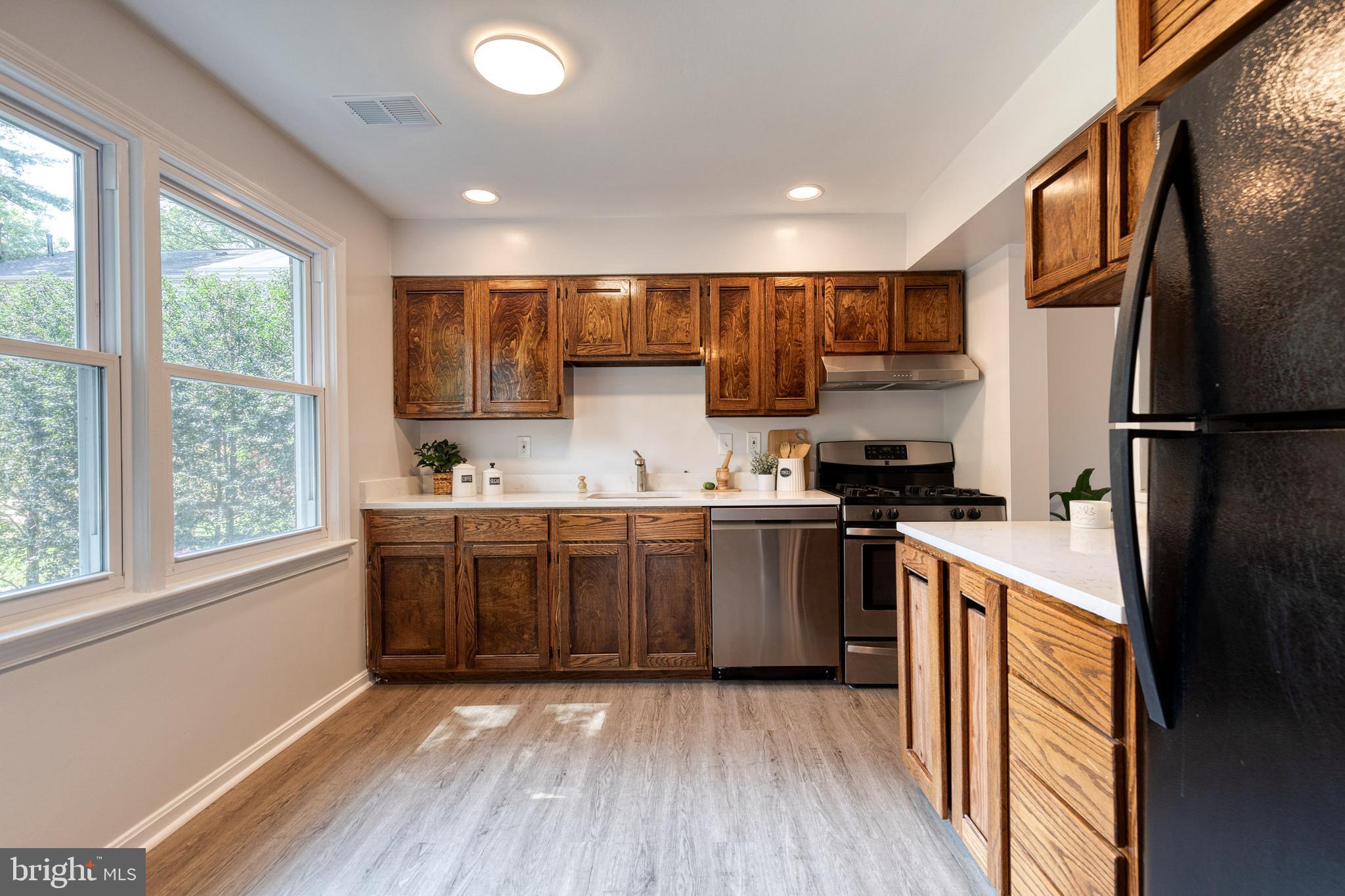 LONG REACH - Residential