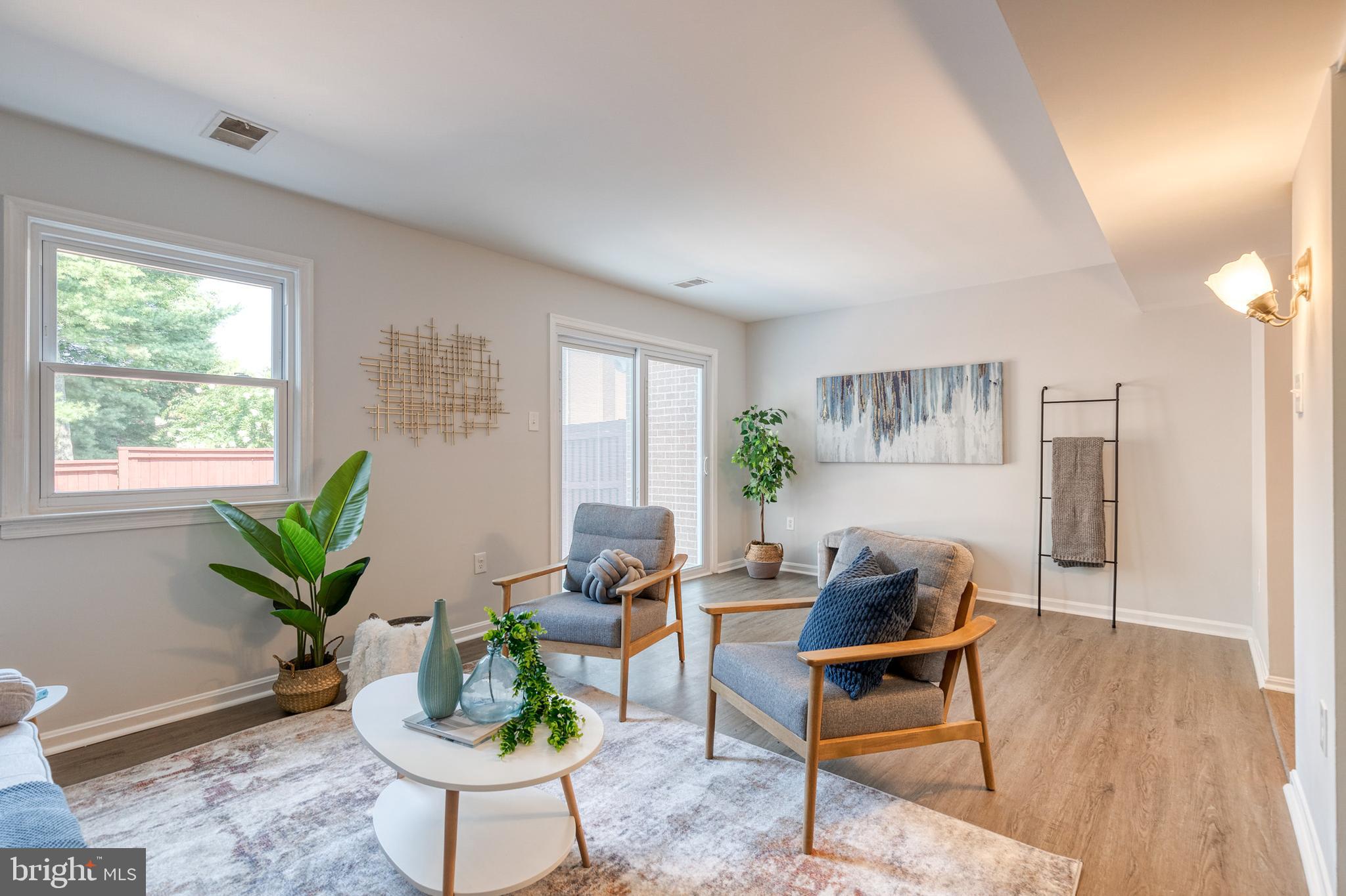 LONG REACH - Residential