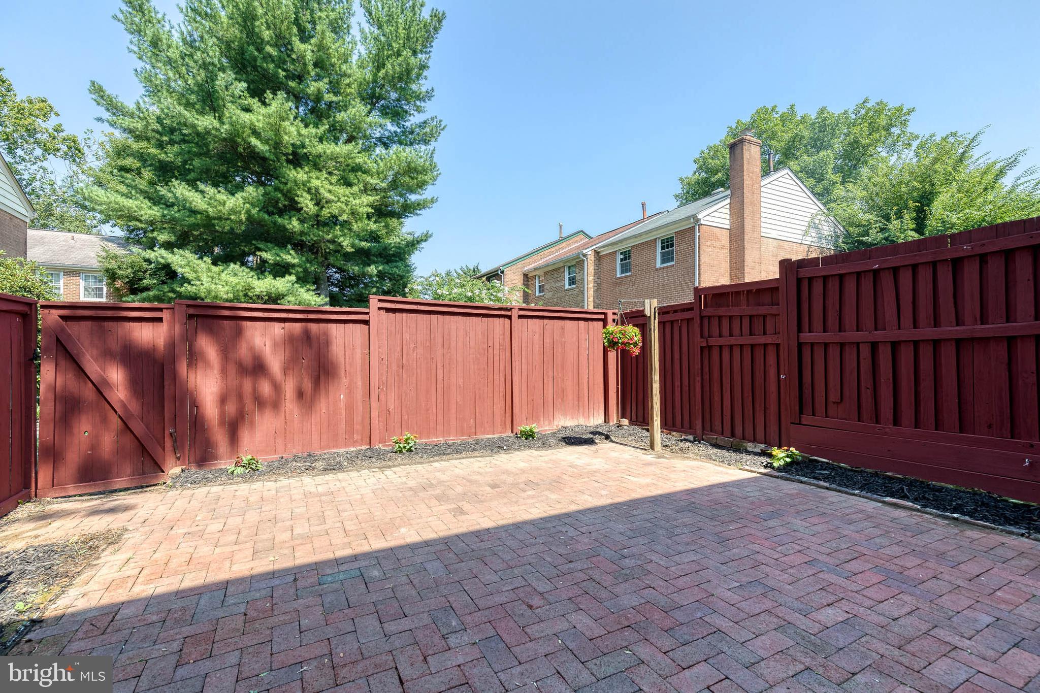 LONG REACH - Residential