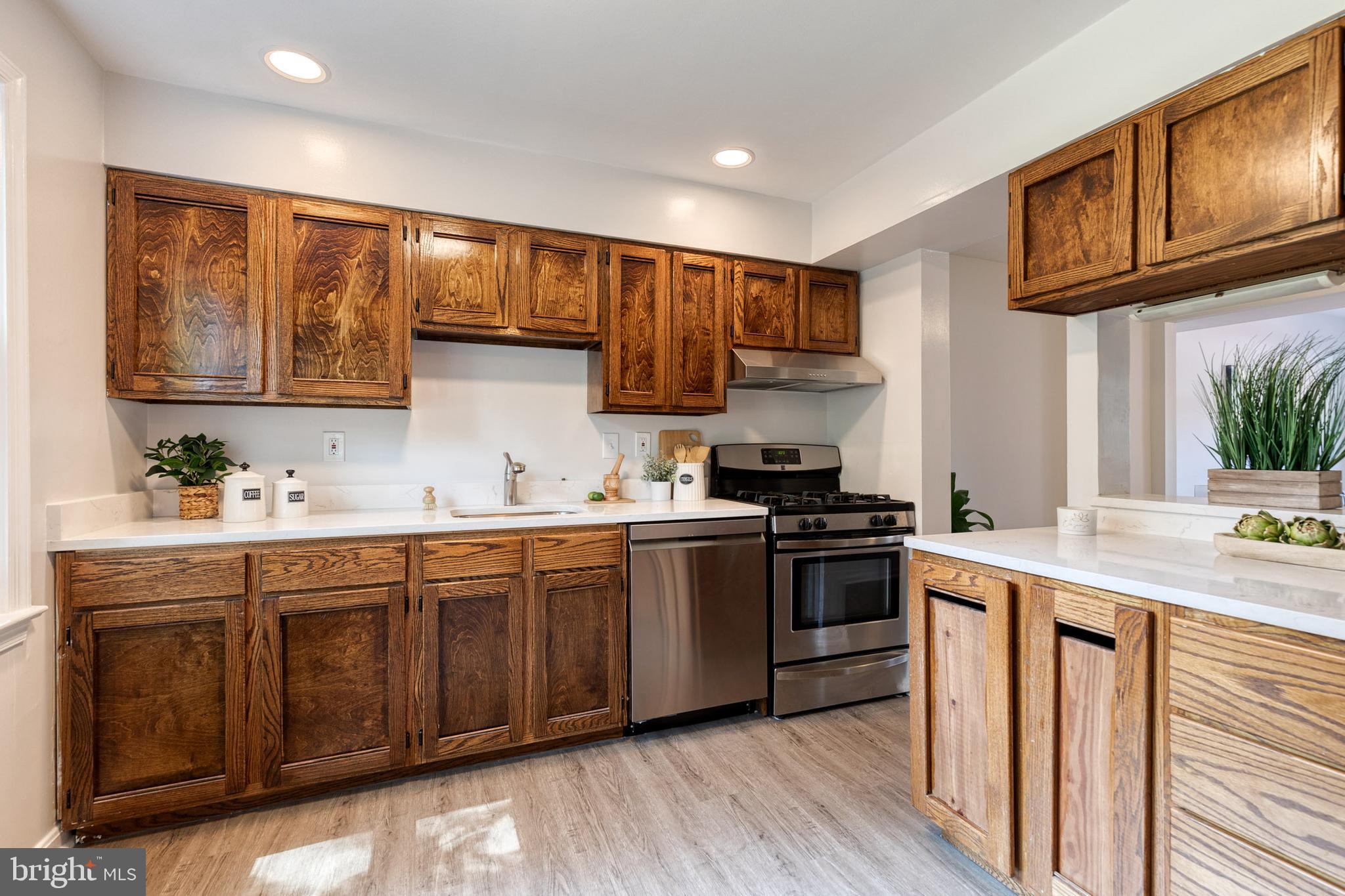 LONG REACH - Residential