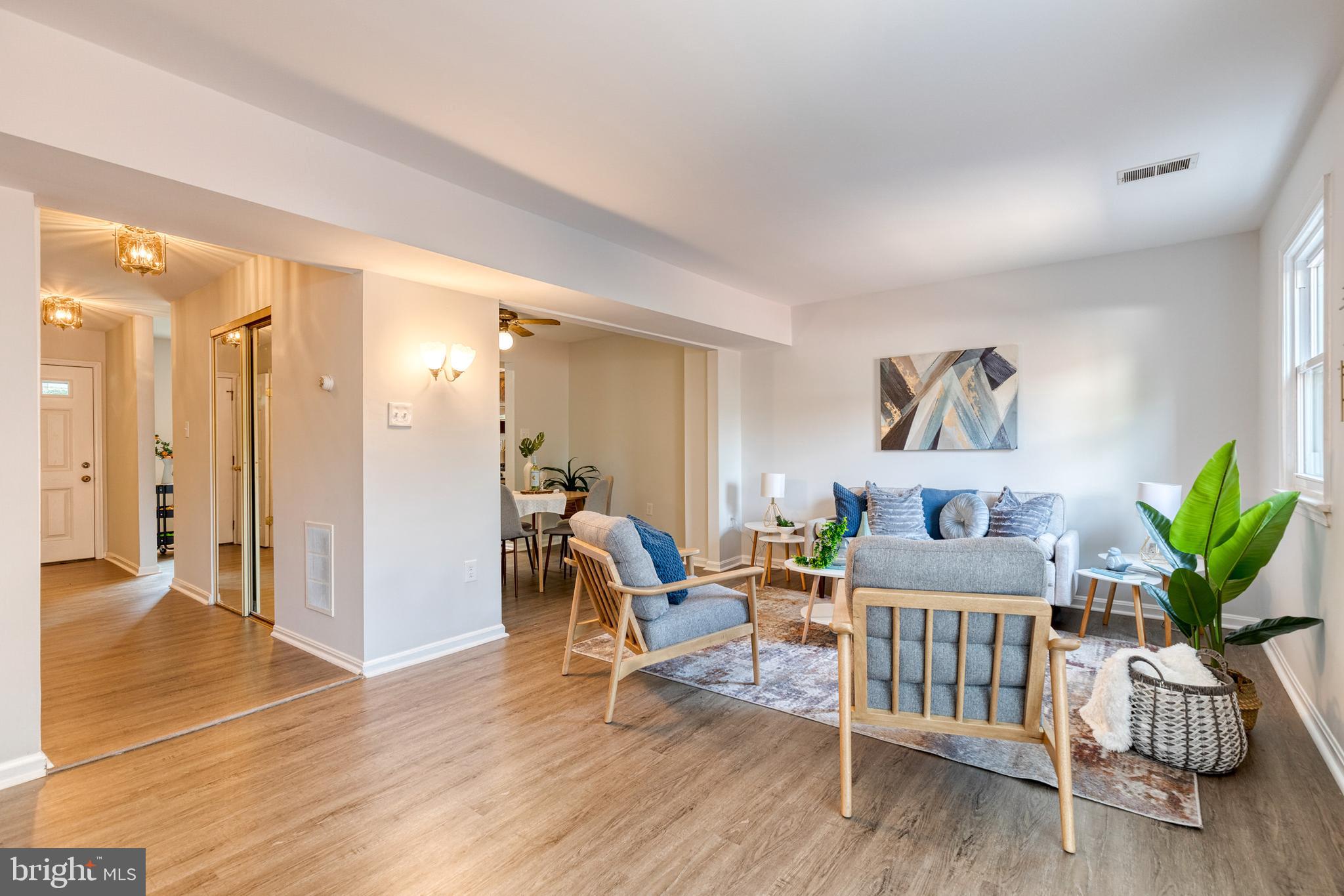 LONG REACH - Residential