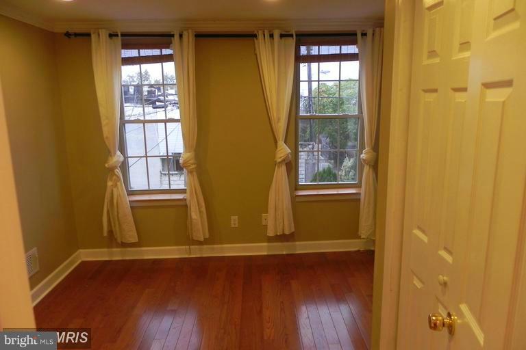 WASHINGTON VILLAGE - Residential Lease