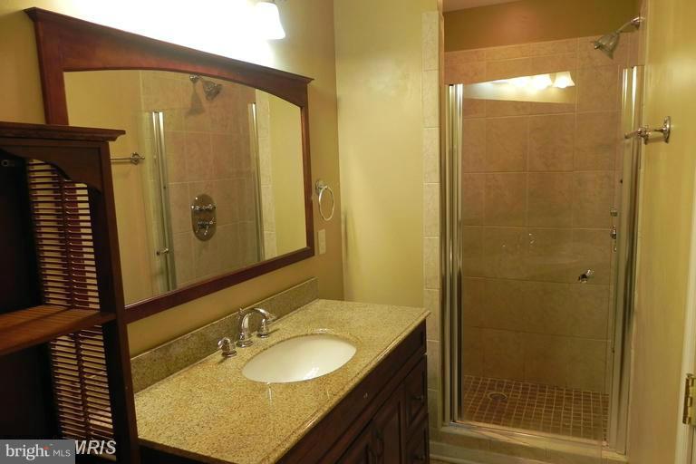 WASHINGTON VILLAGE - Residential Lease