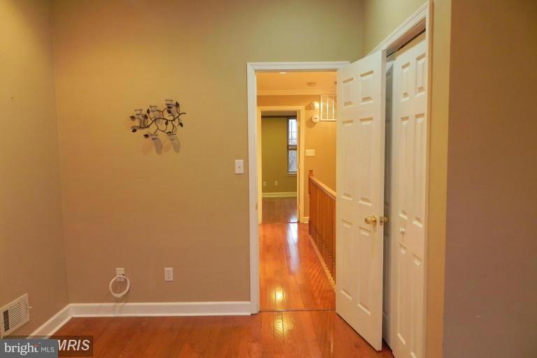 WASHINGTON VILLAGE - Residential Lease