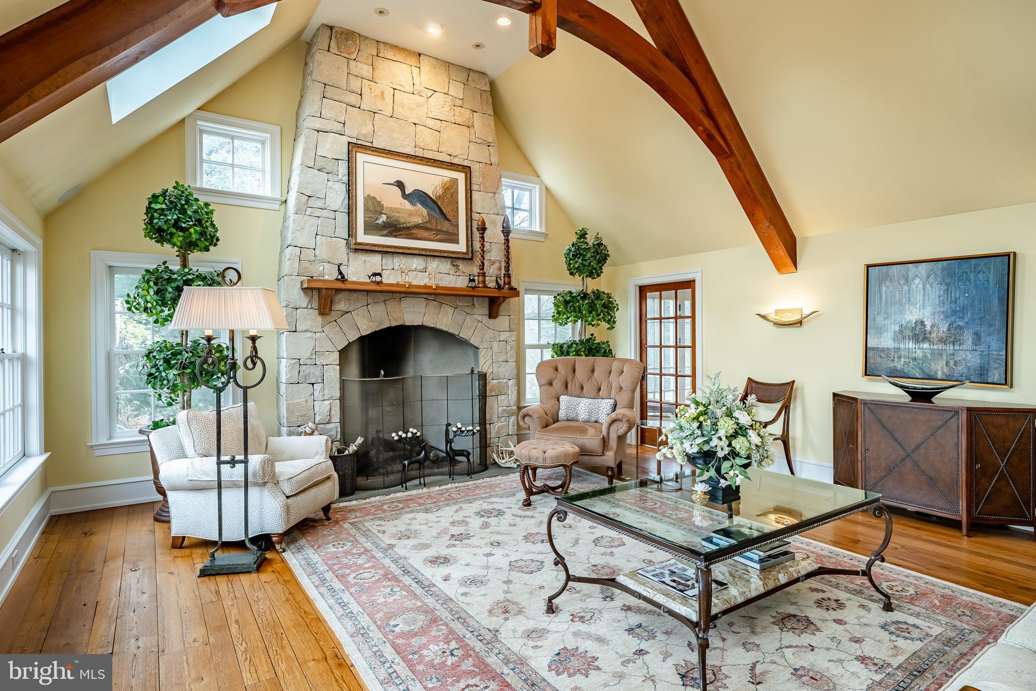 HUNT COUNTRY - Residential