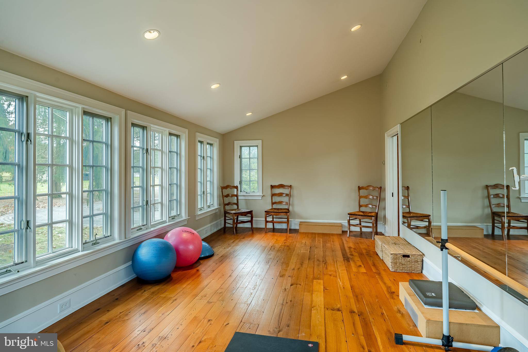 HUNT COUNTRY - Residential