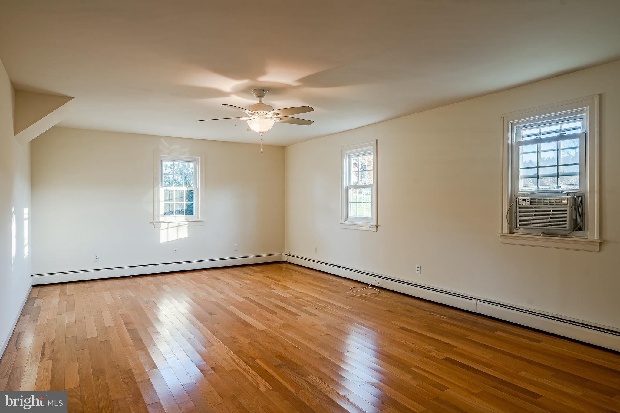 HUNT COUNTRY - Residential