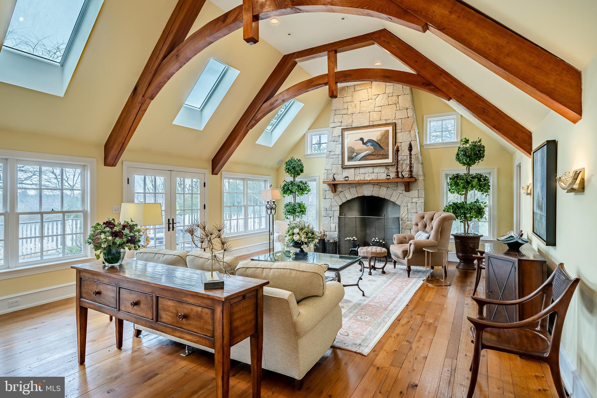 HUNT COUNTRY - Residential