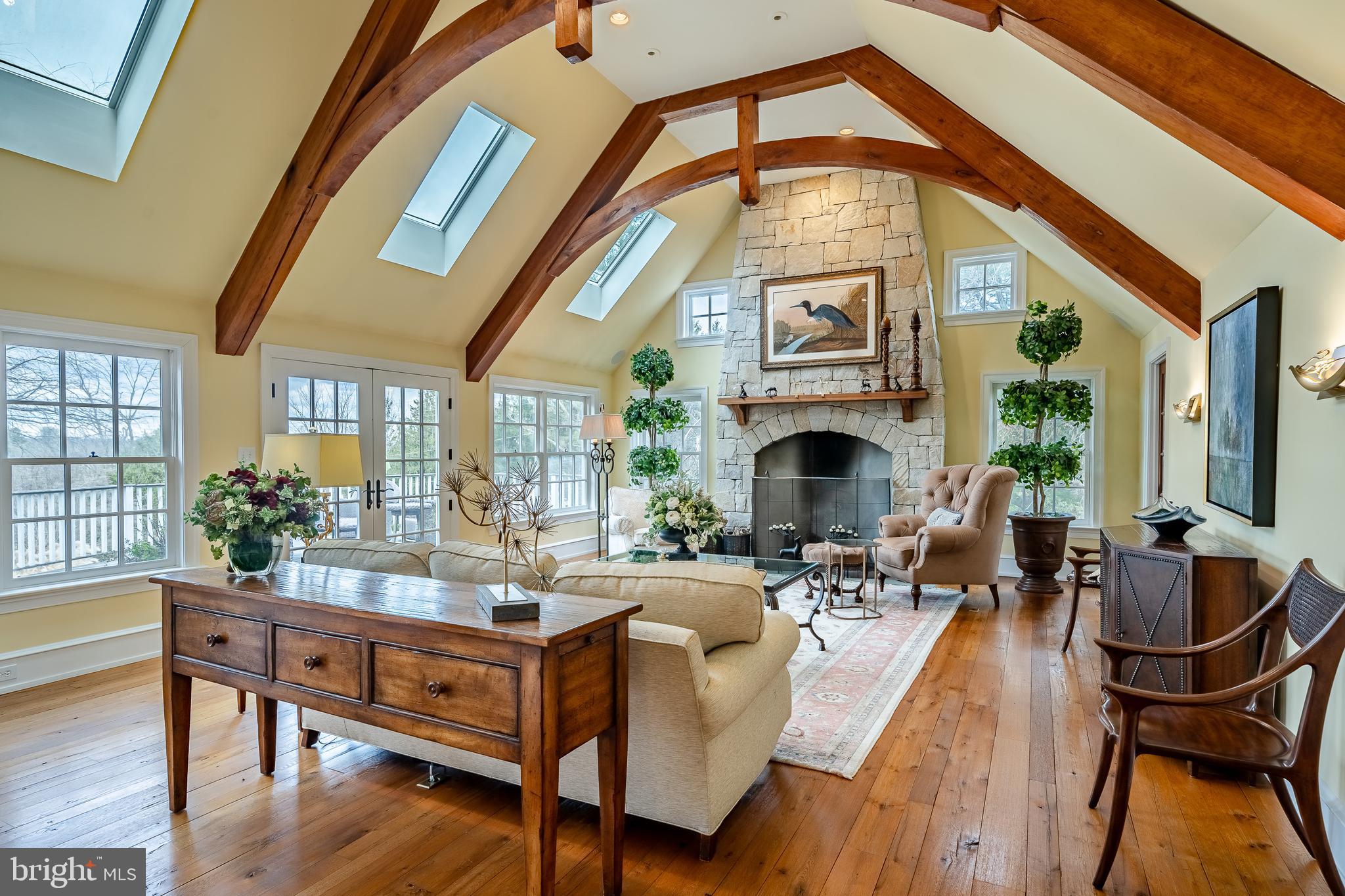 HUNT COUNTRY - Residential