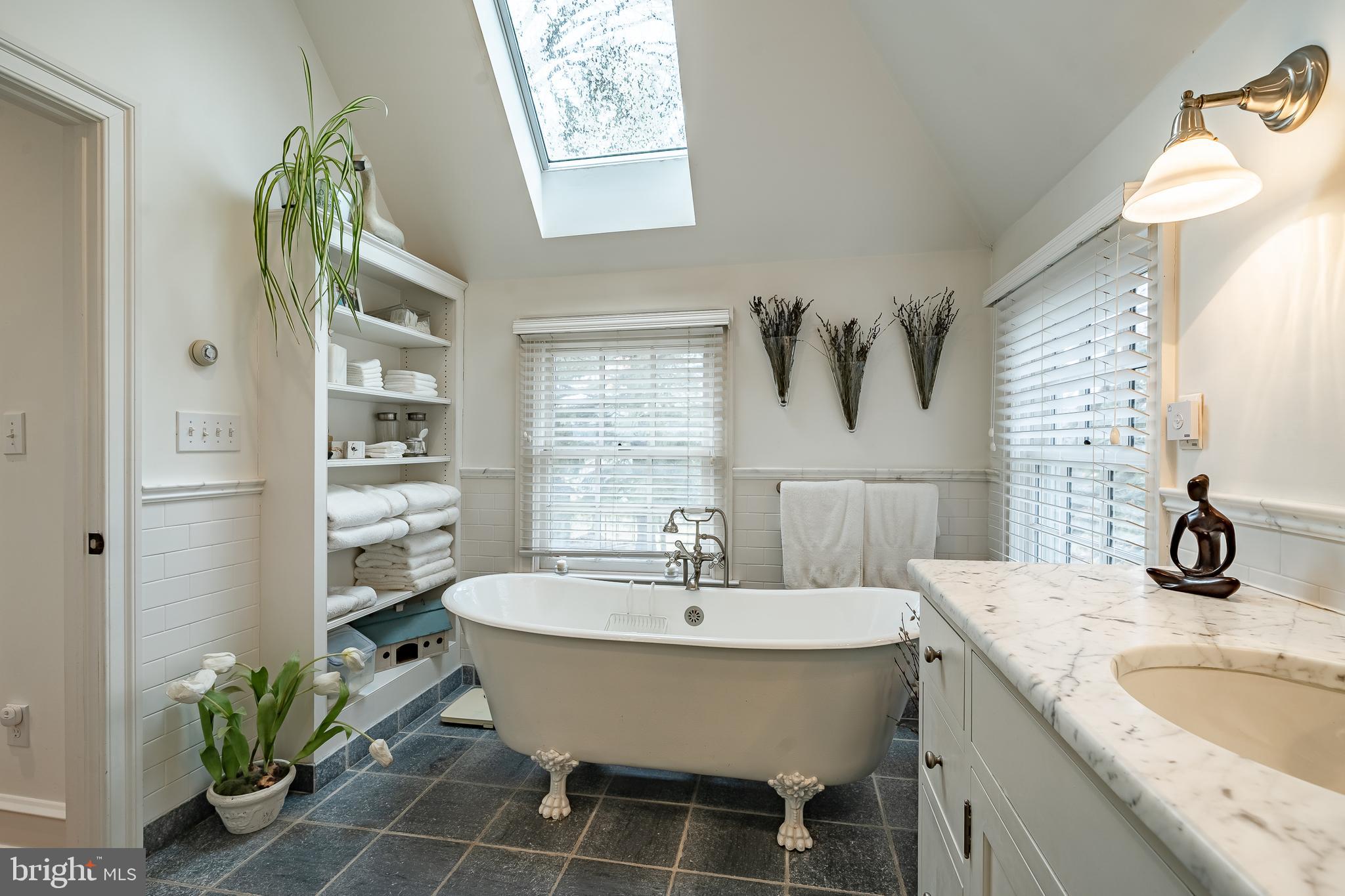 HUNT COUNTRY - Residential