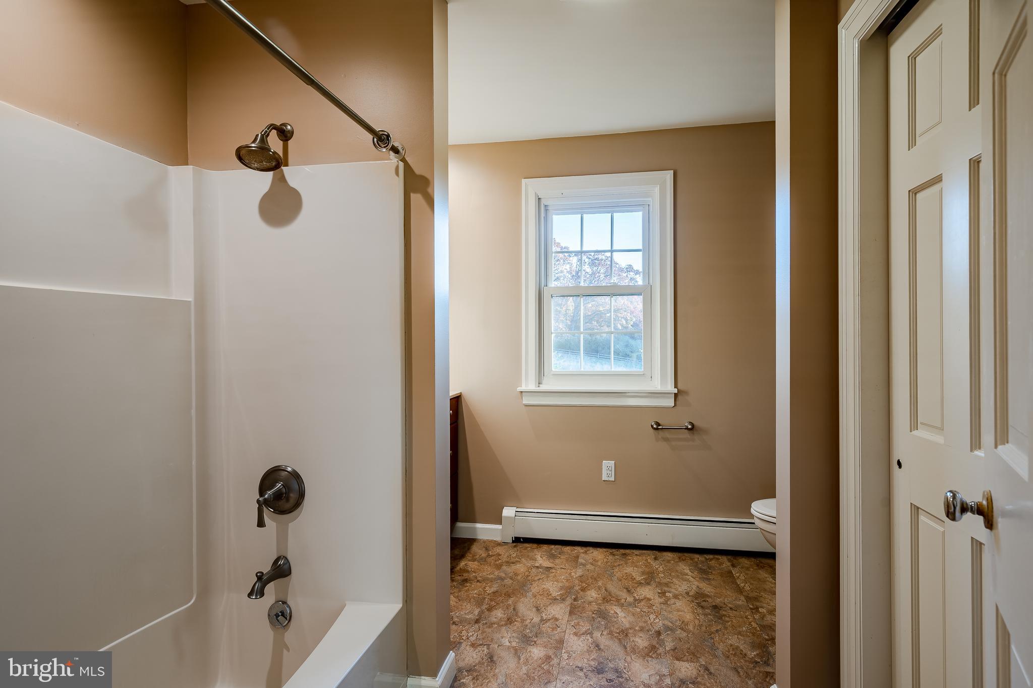 HUNT COUNTRY - Residential