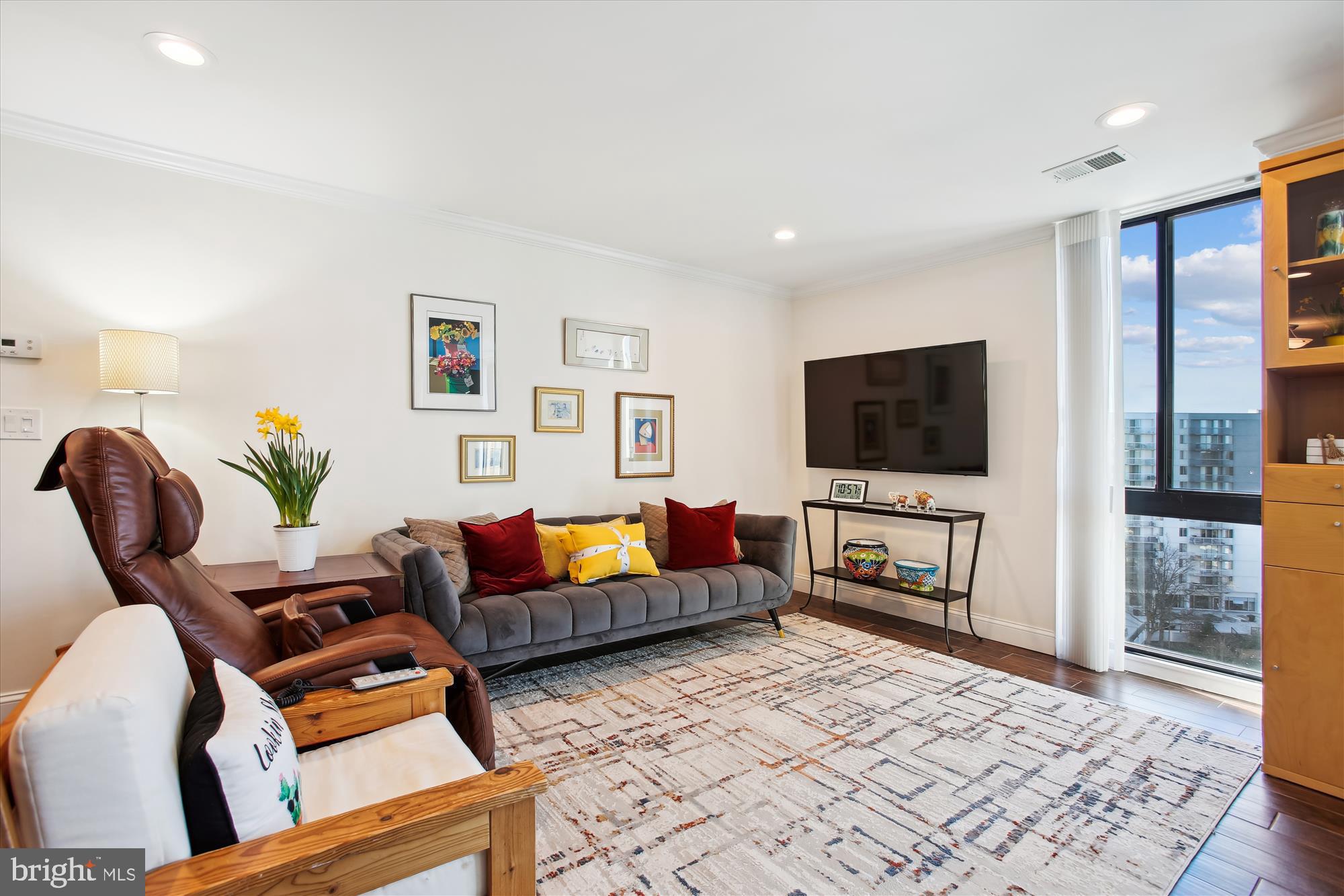 MCLEAN HOUSE - Residential