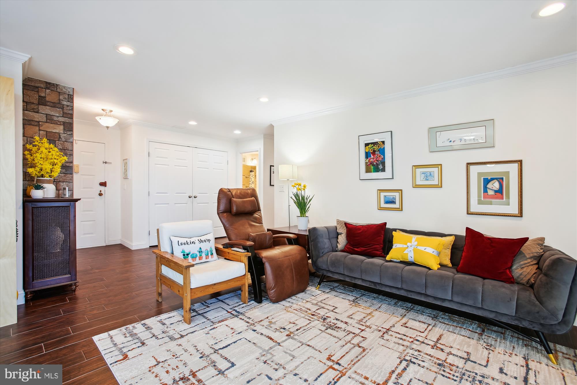 MCLEAN HOUSE - Residential