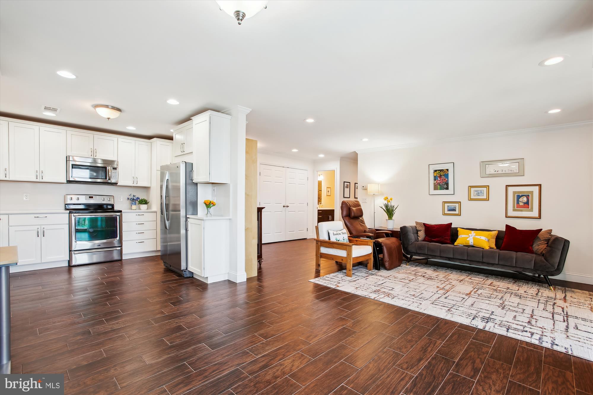 MCLEAN HOUSE - Residential