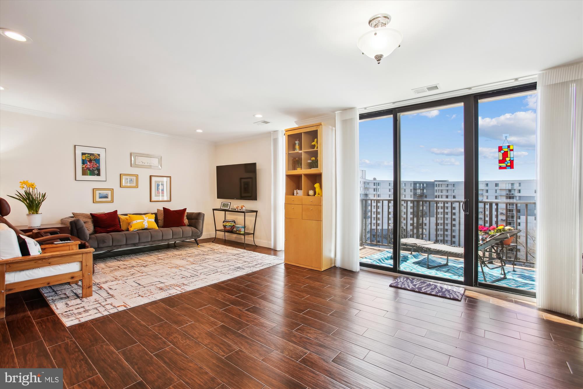 MCLEAN HOUSE - Residential