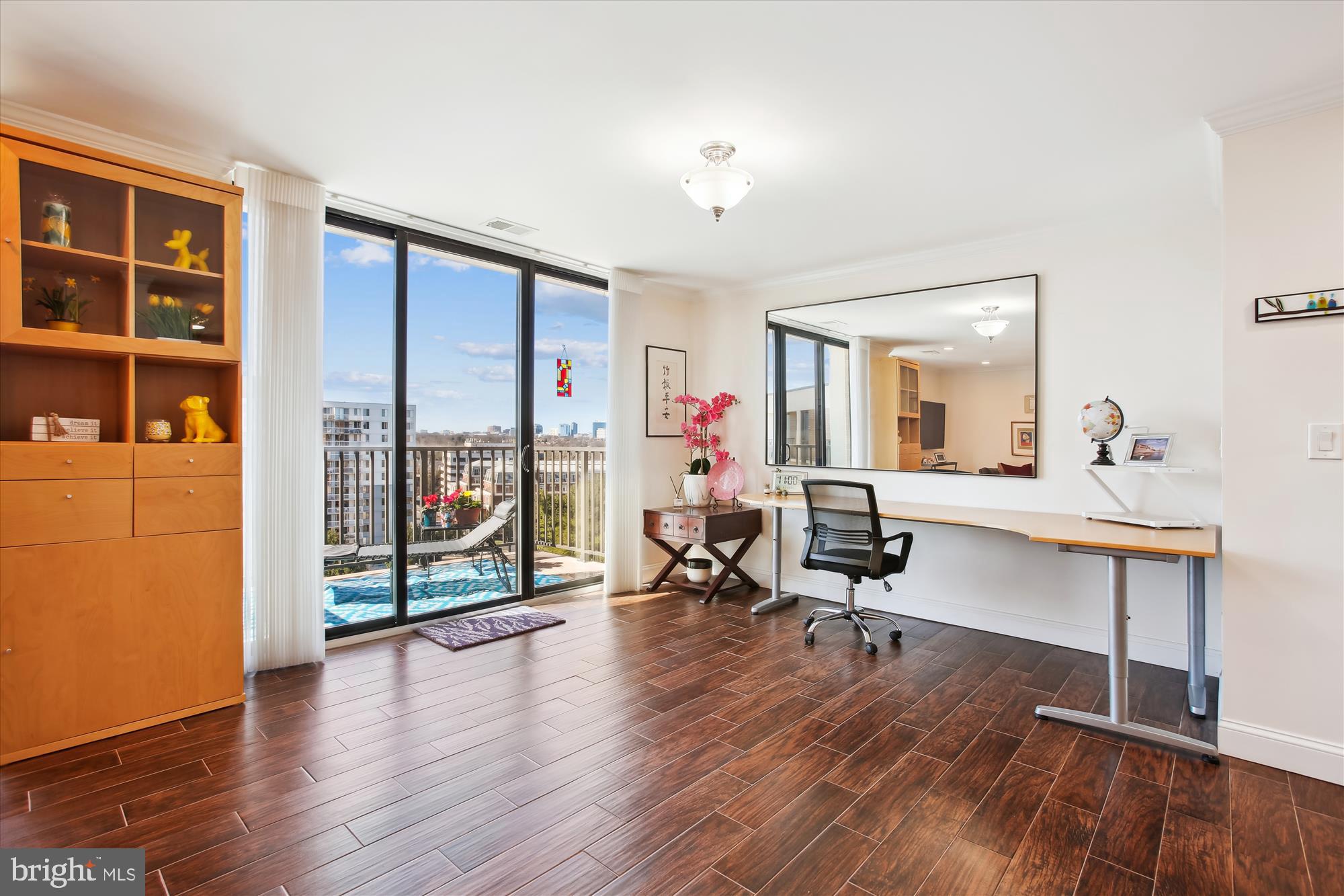 MCLEAN HOUSE - Residential