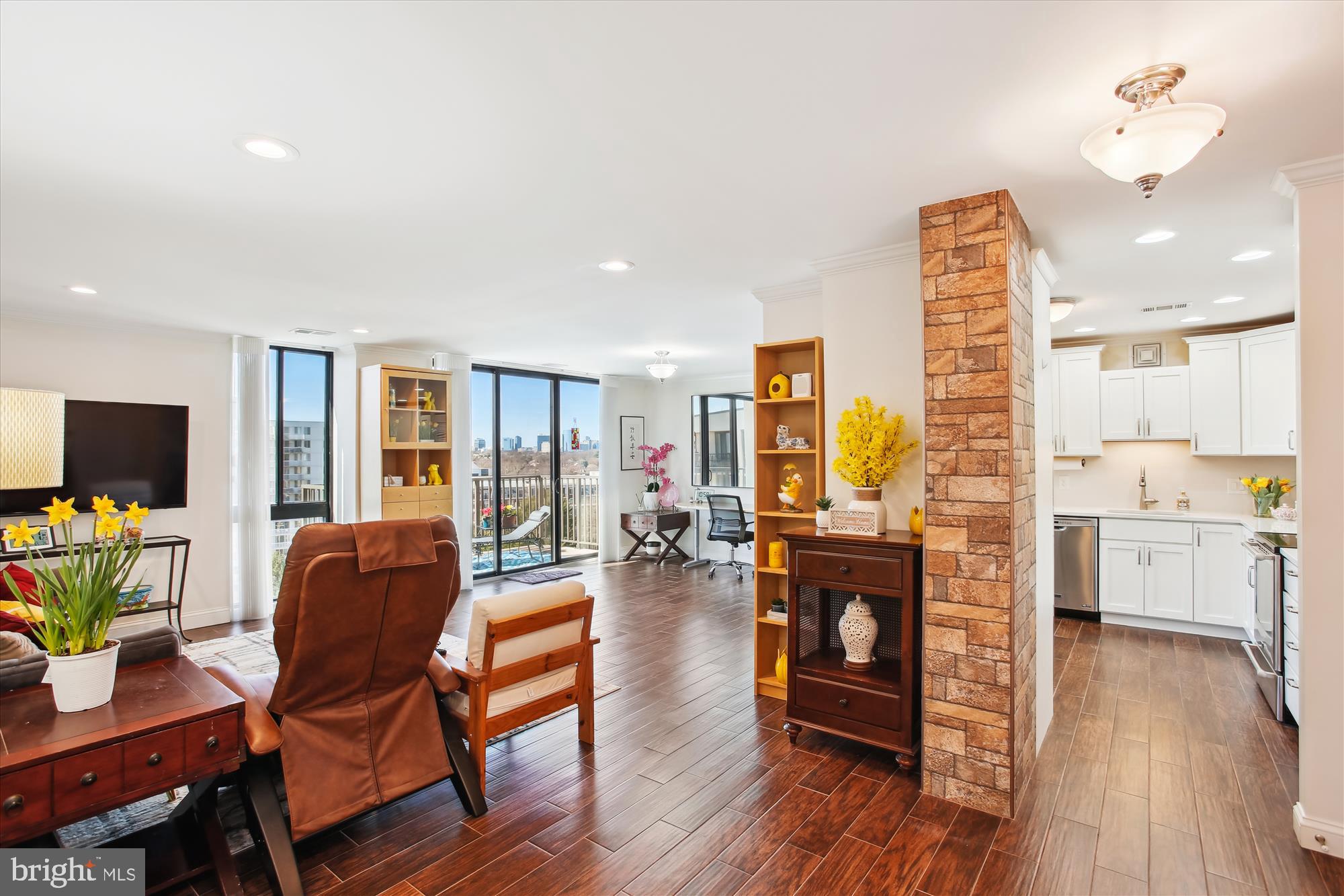 MCLEAN HOUSE - Residential