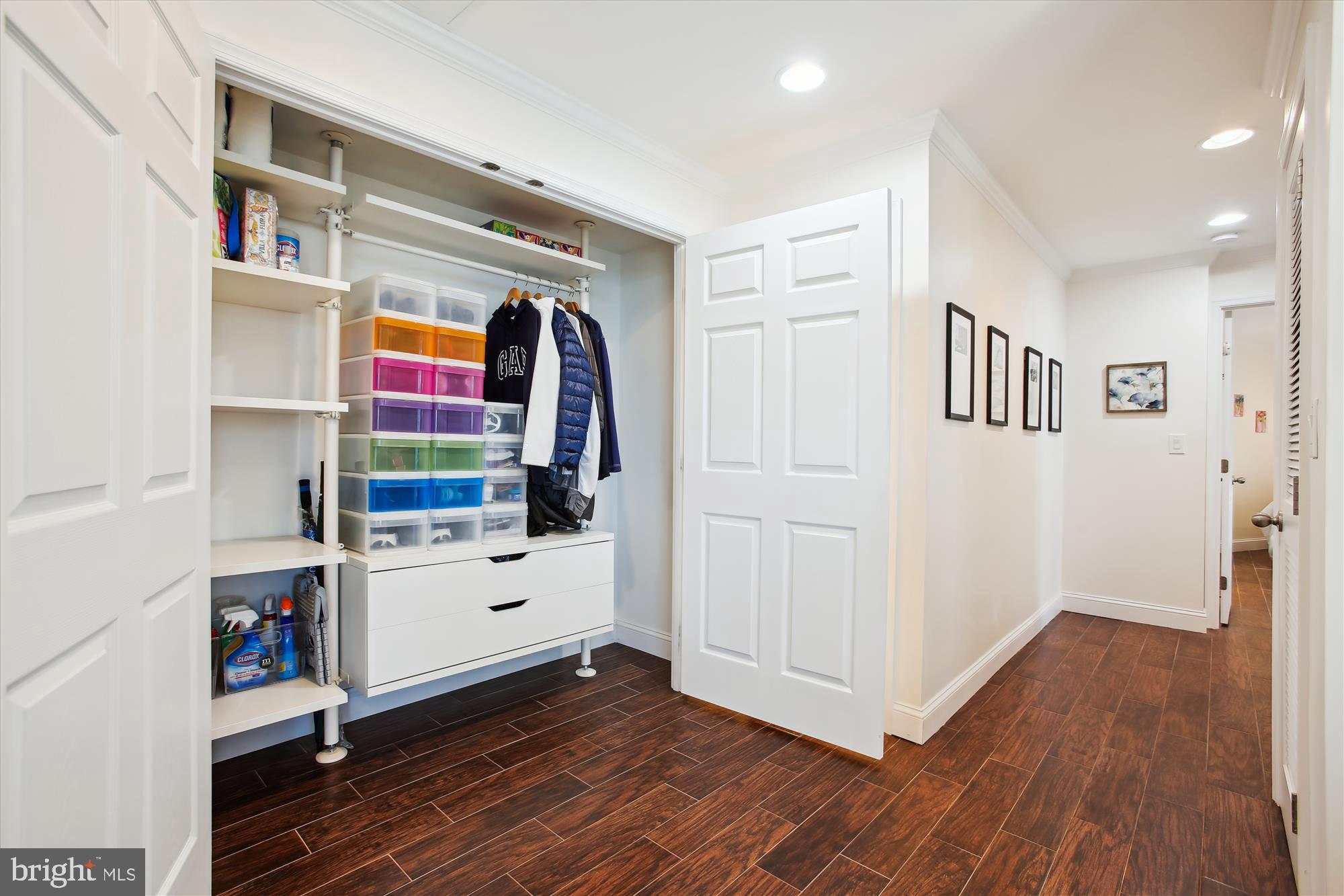 MCLEAN HOUSE - Residential