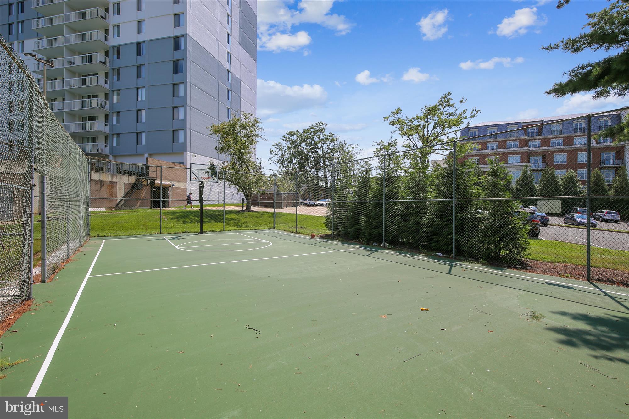 MCLEAN HOUSE - Residential