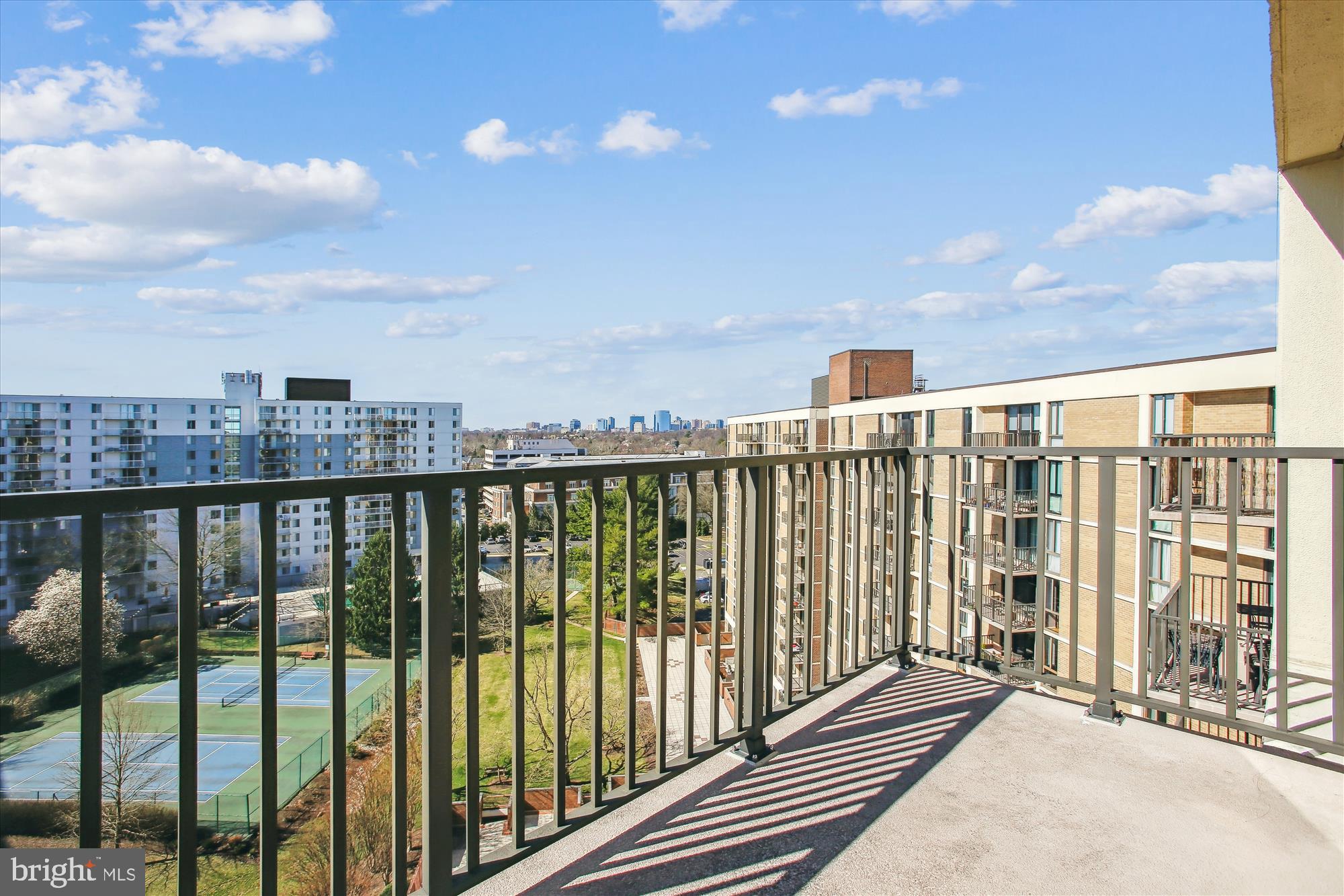 MCLEAN HOUSE - Residential