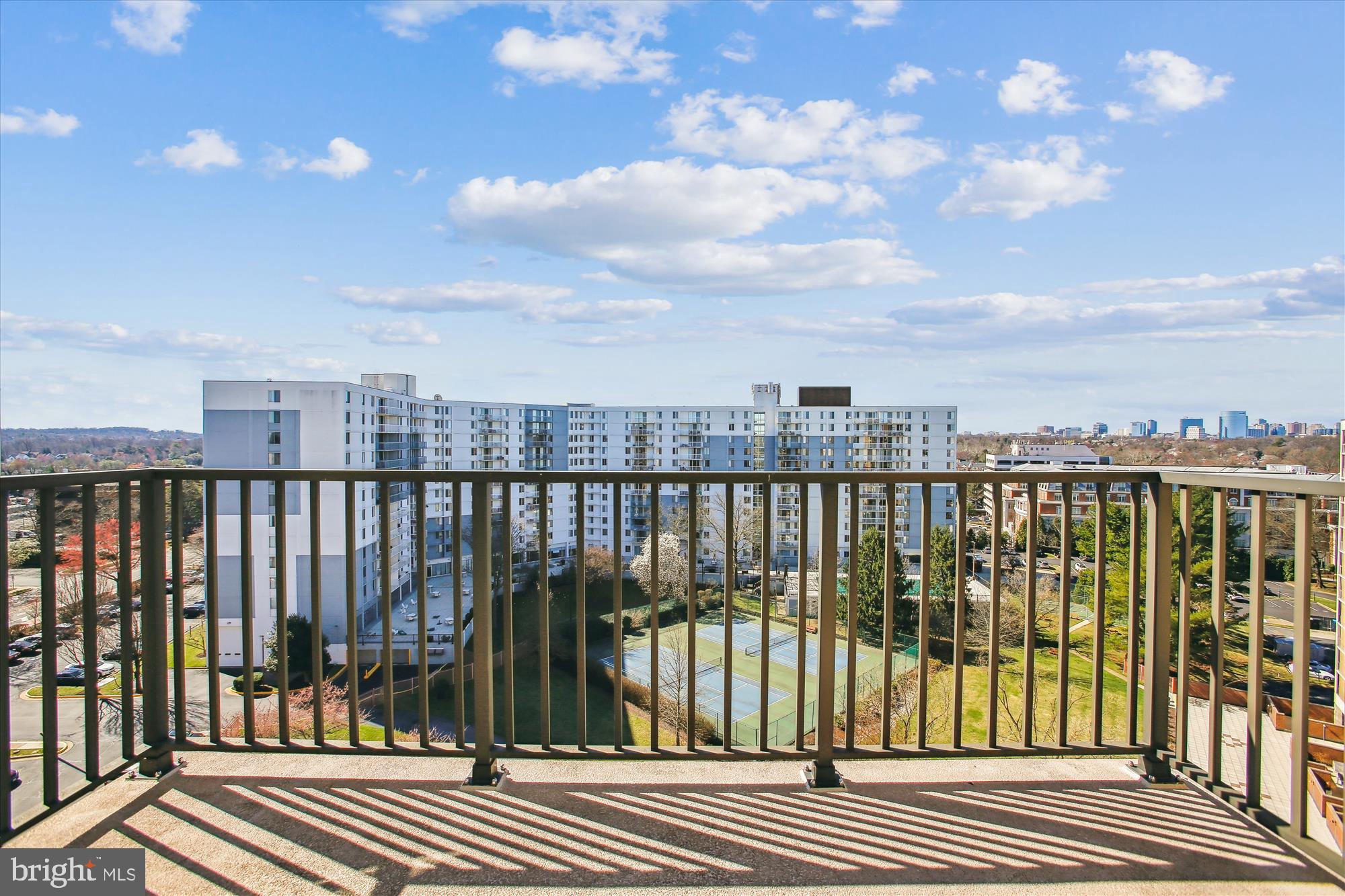 MCLEAN HOUSE - Residential