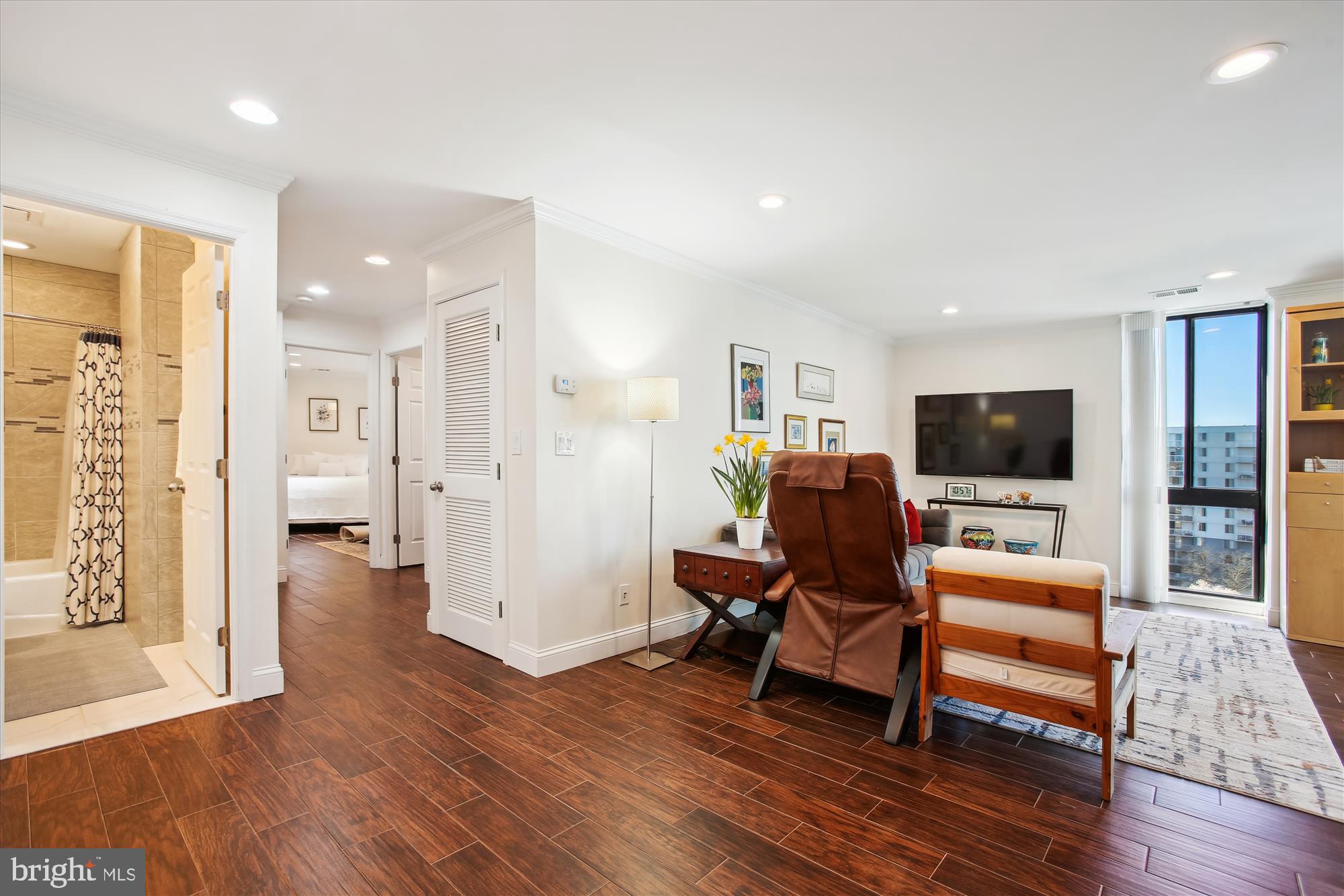 MCLEAN HOUSE - Residential