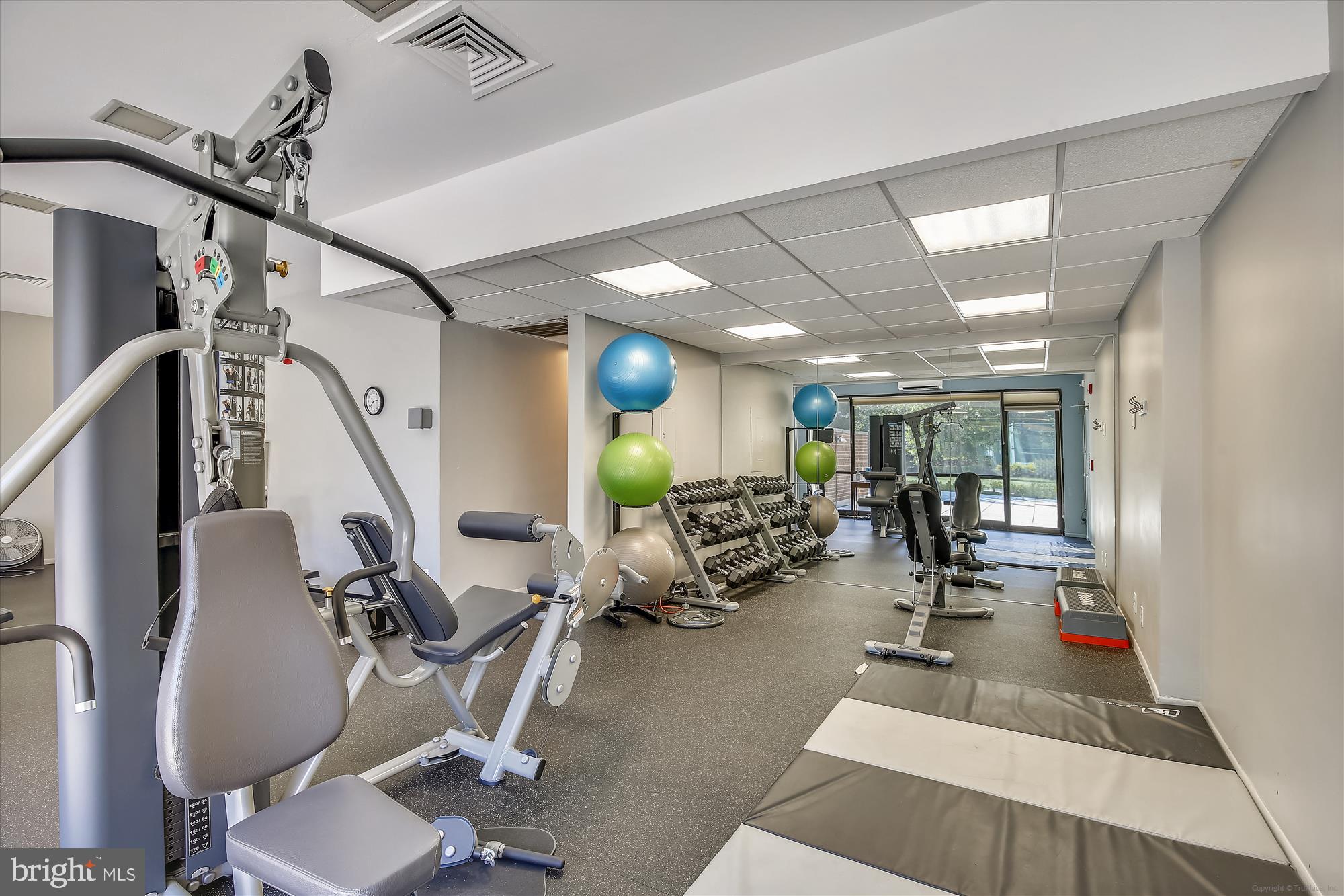 MCLEAN HOUSE - Residential