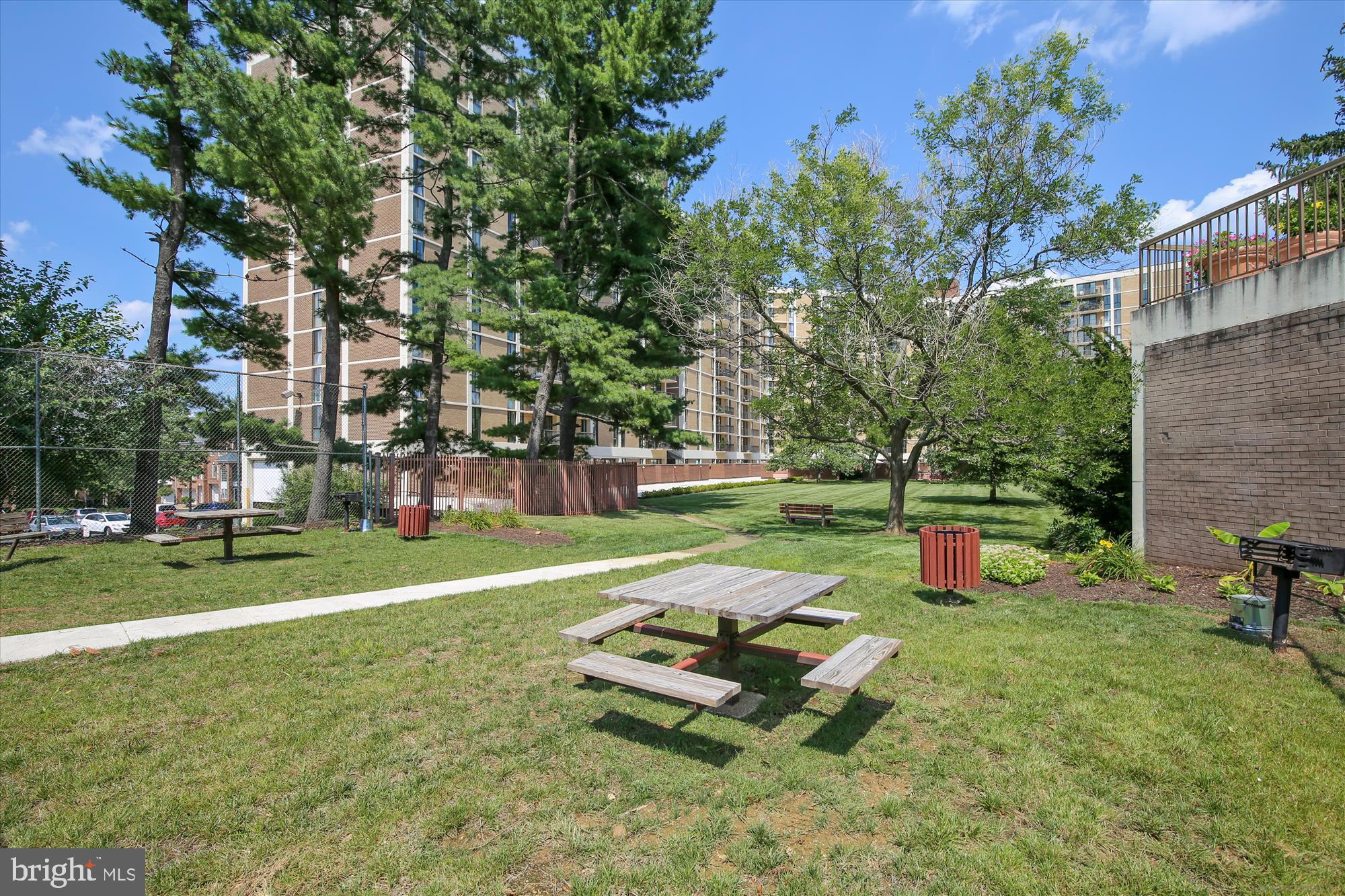 MCLEAN HOUSE - Residential