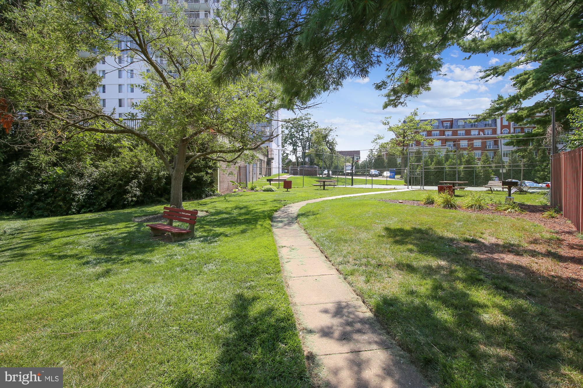 MCLEAN HOUSE - Residential