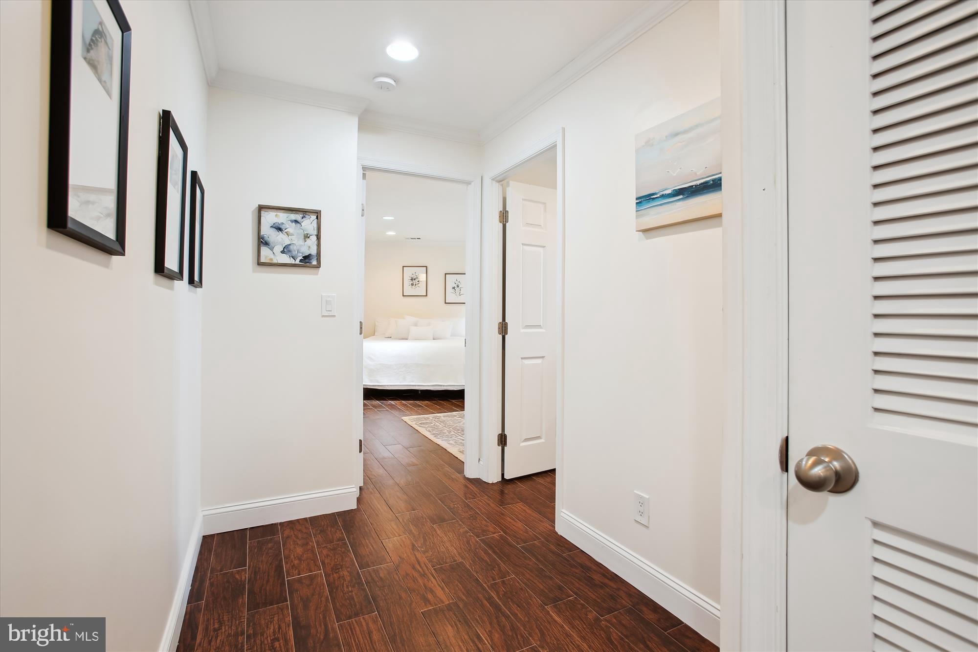 MCLEAN HOUSE - Residential