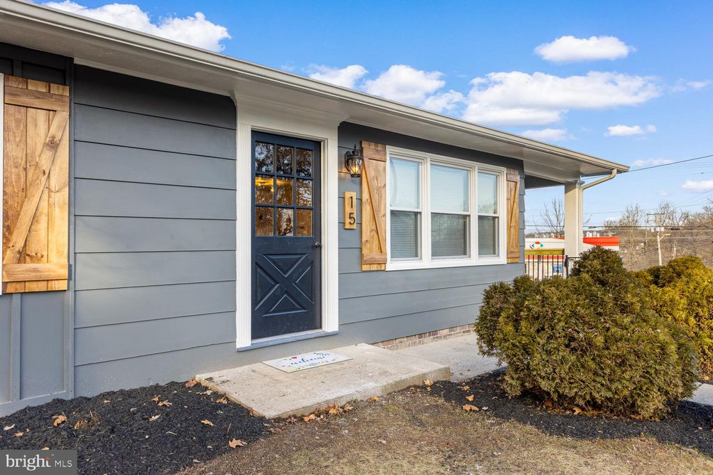 Photo of 15 Sycamore Road, EPHRATA, PA 17522 (MLS # PALA2062684)