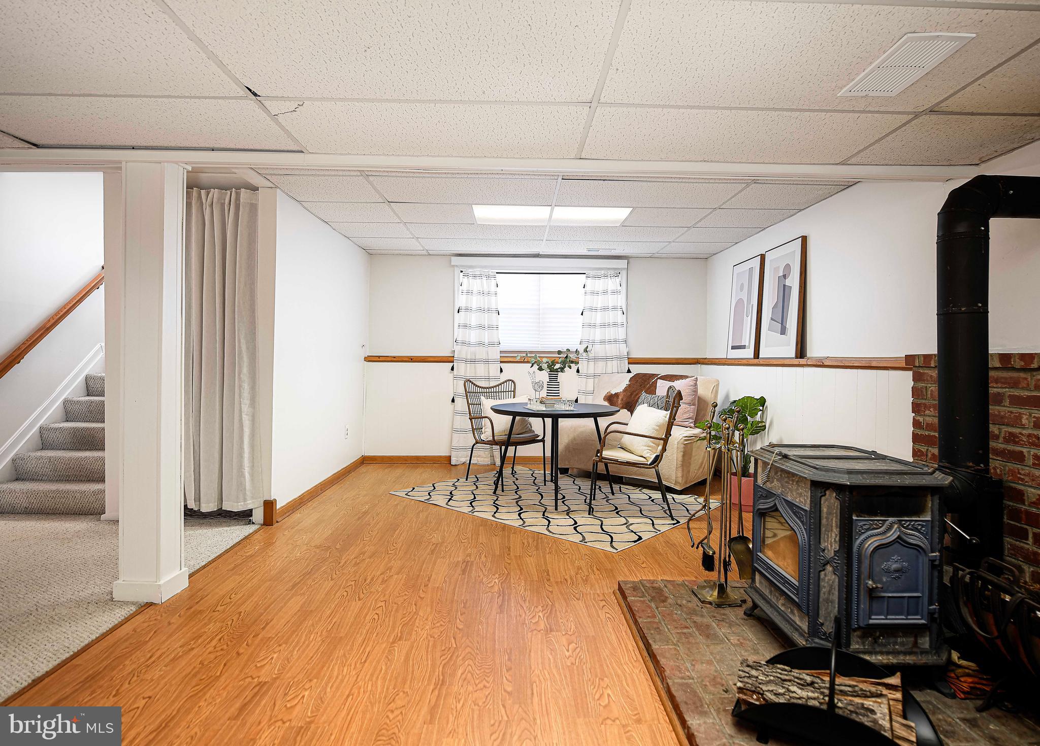 HOLLAND ACRES - Residential