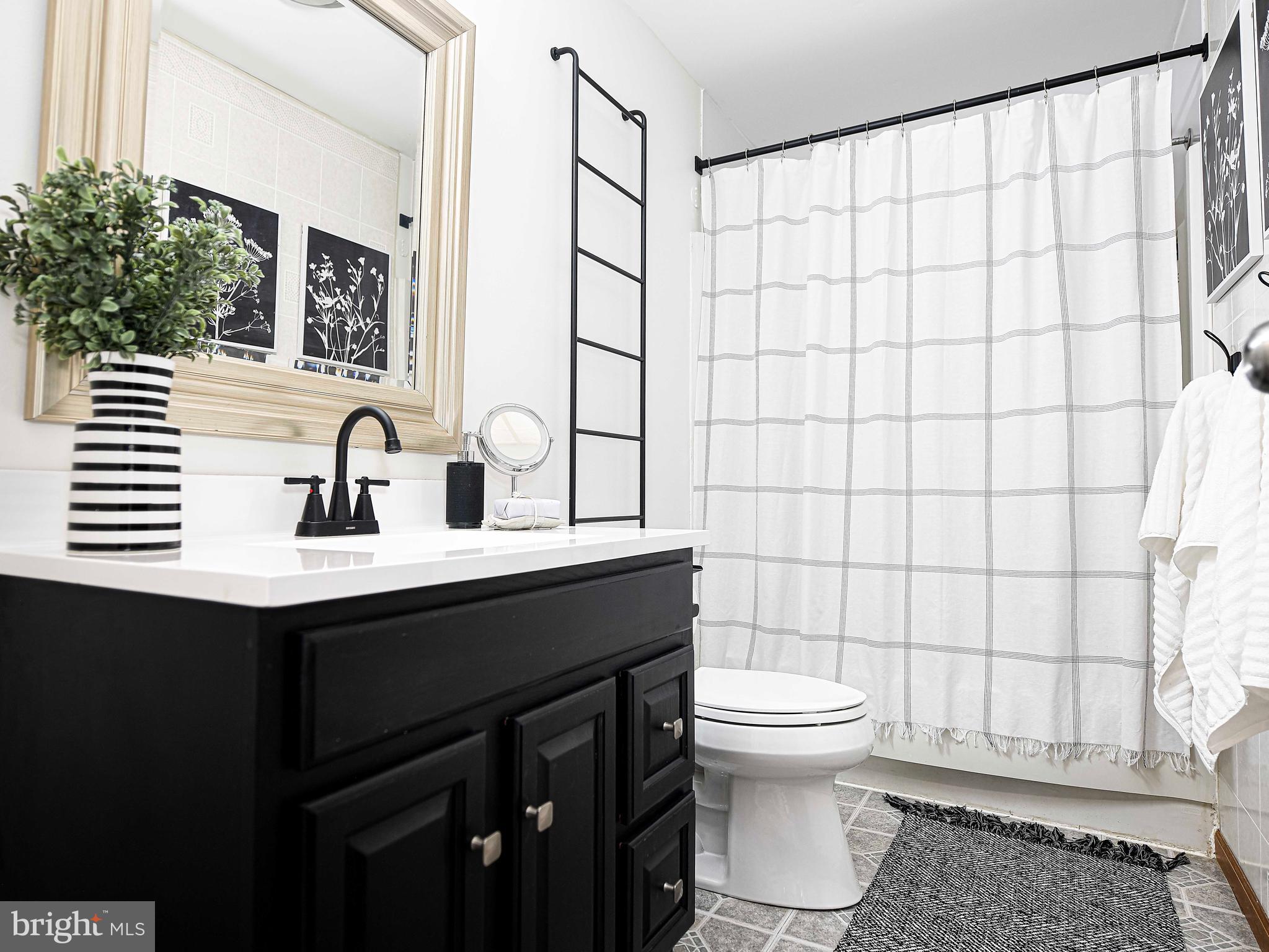 HOLLAND ACRES - Residential