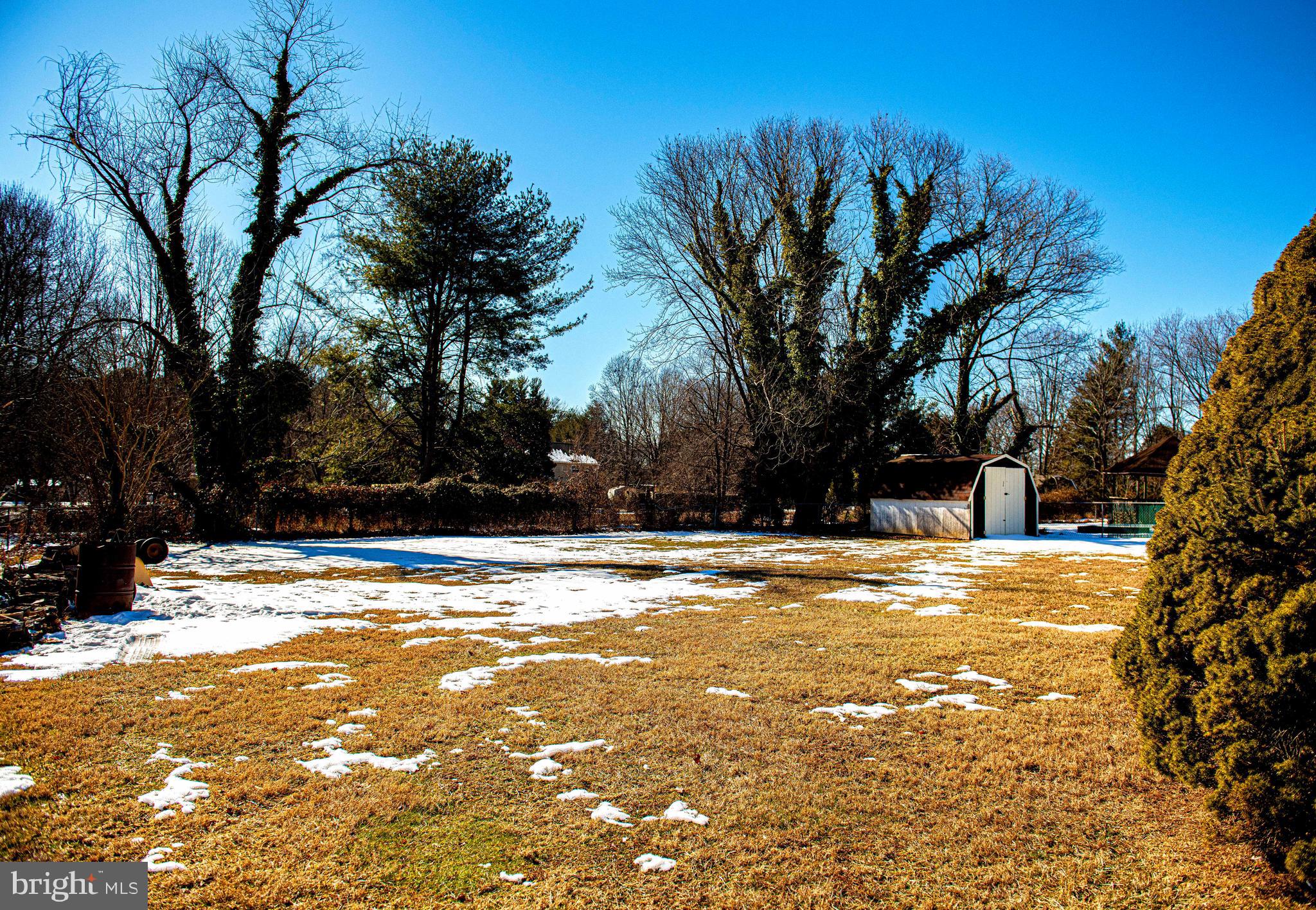 HOLLAND ACRES - Residential