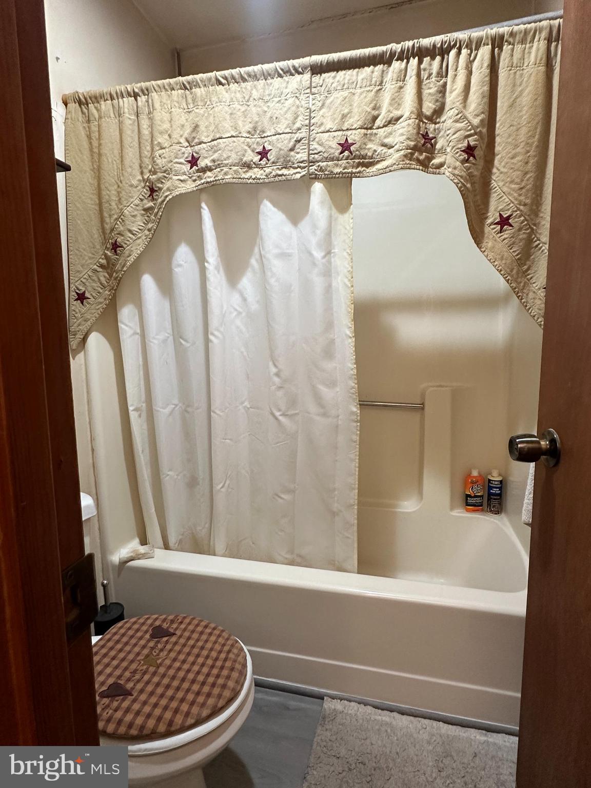 THE VILLAGE AT LAKESIDE - Residential