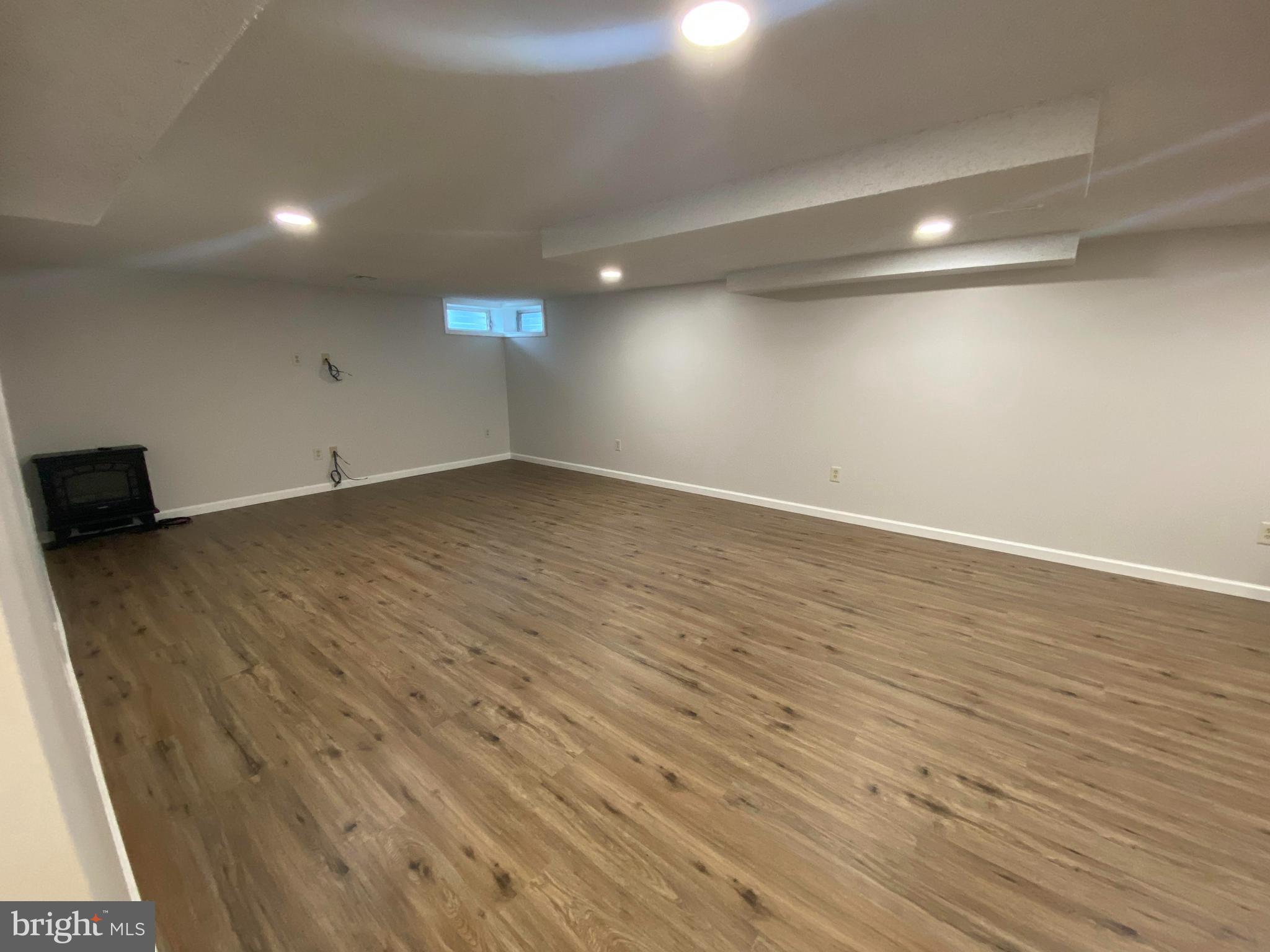 GLENSIDE - Residential Lease
