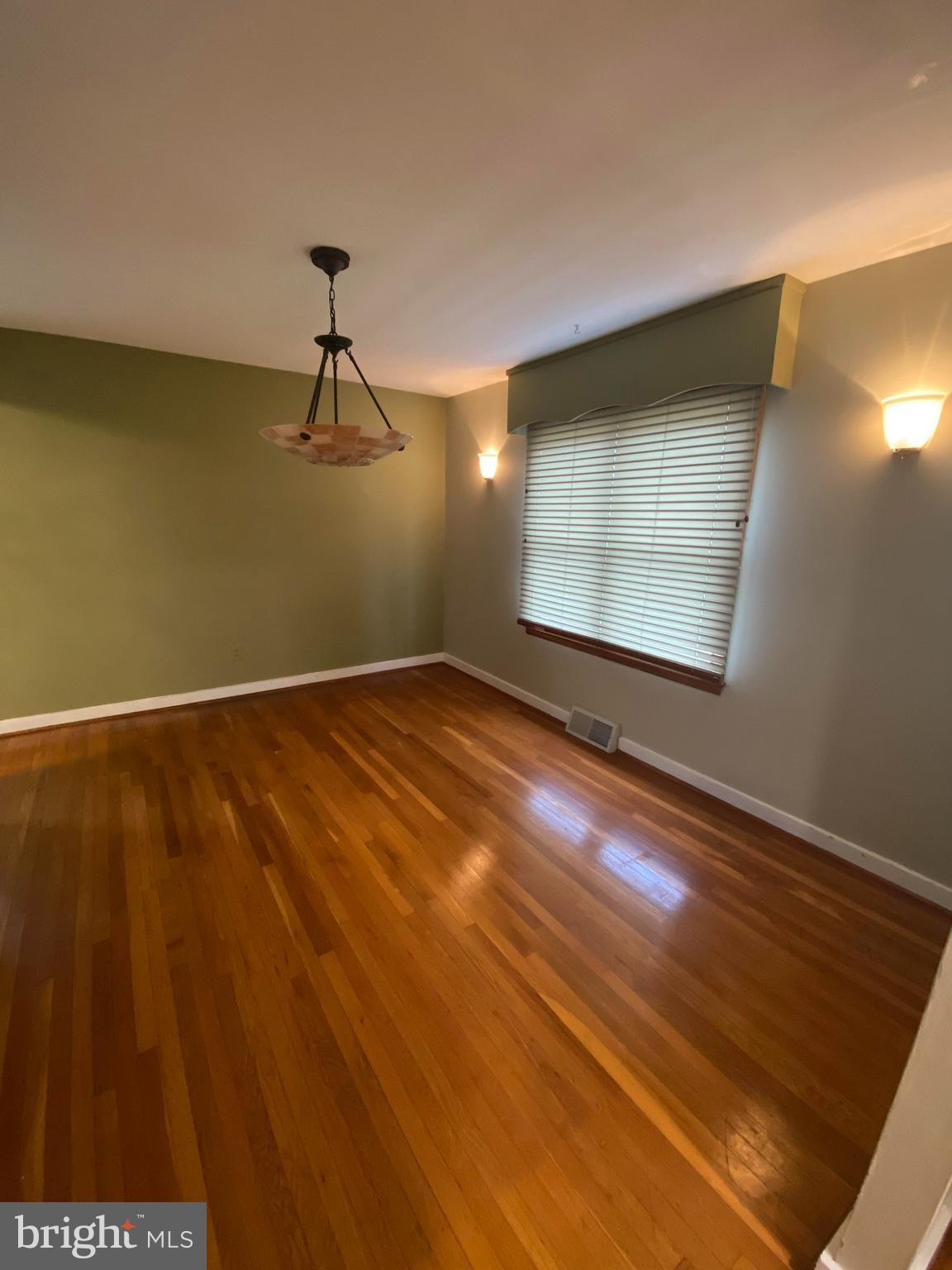 GLENSIDE - Residential Lease