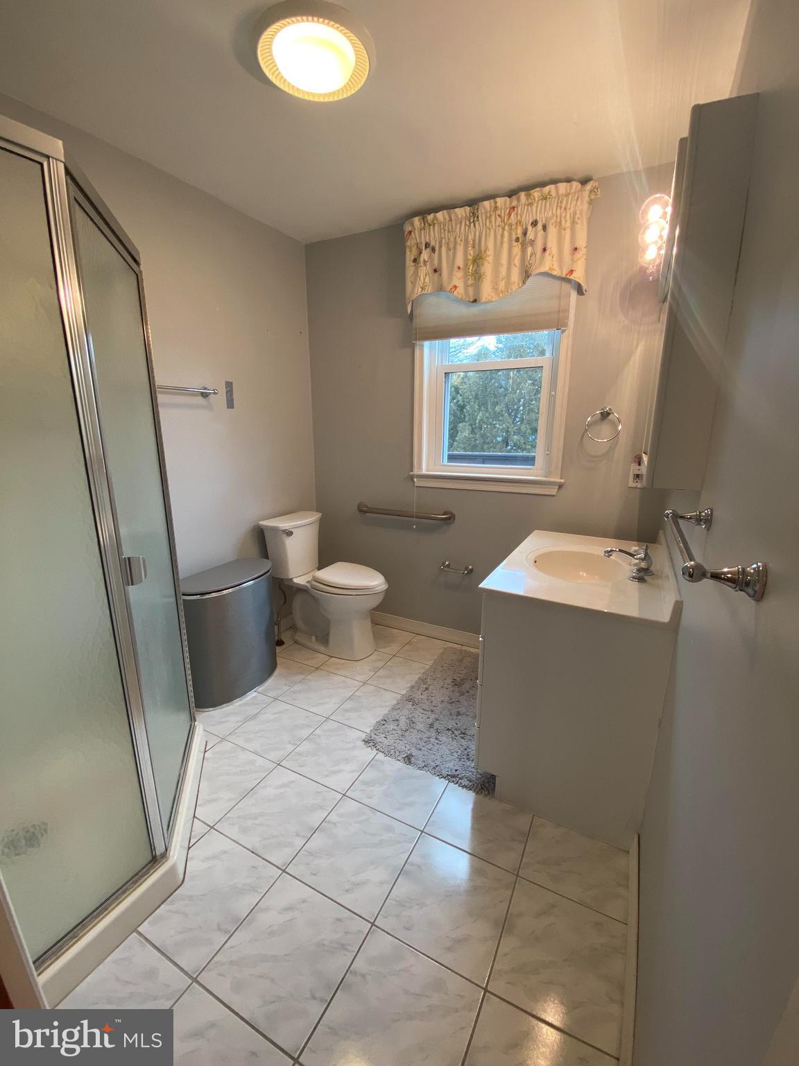 GLENSIDE - Residential Lease