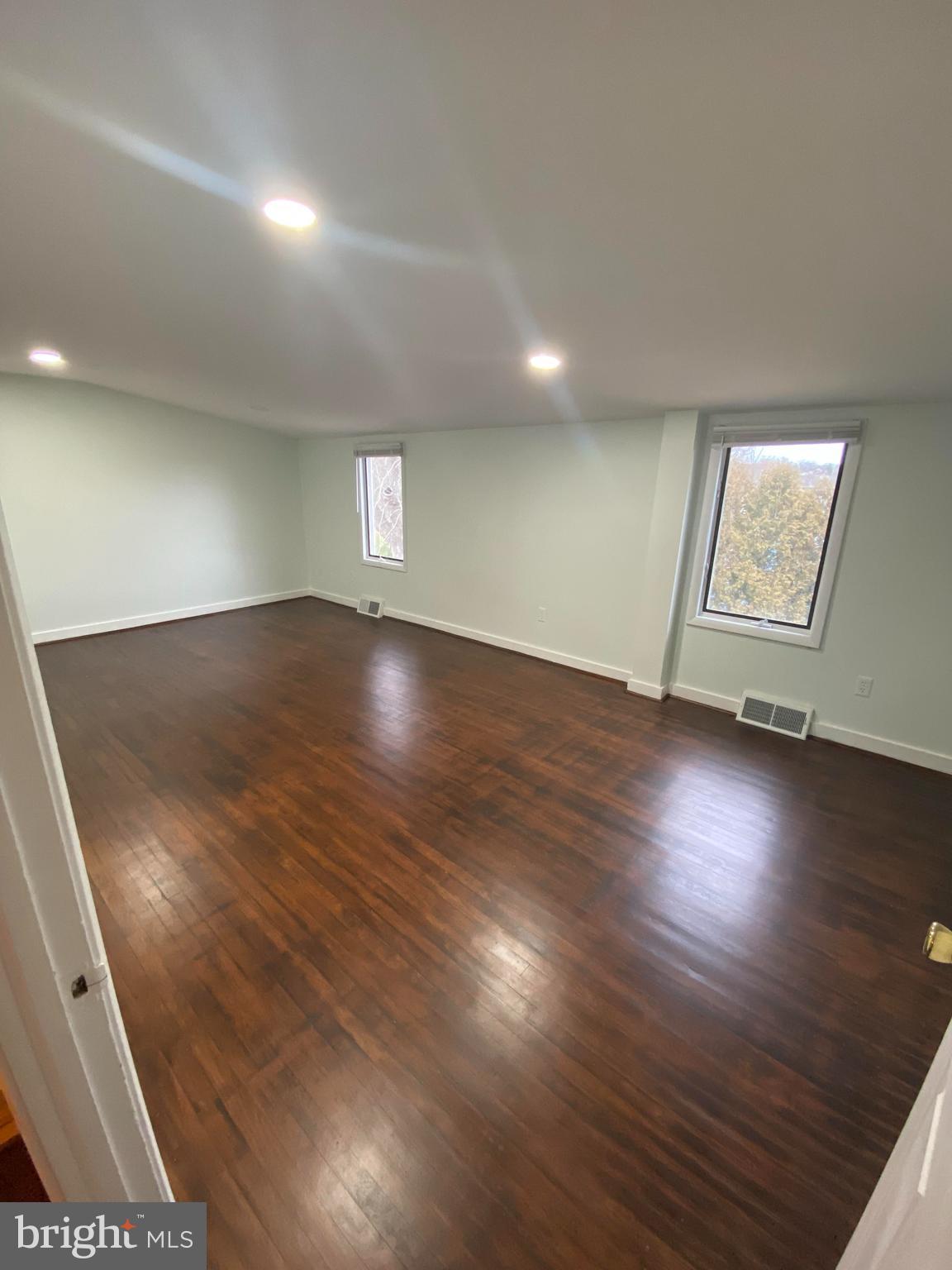 GLENSIDE - Residential Lease