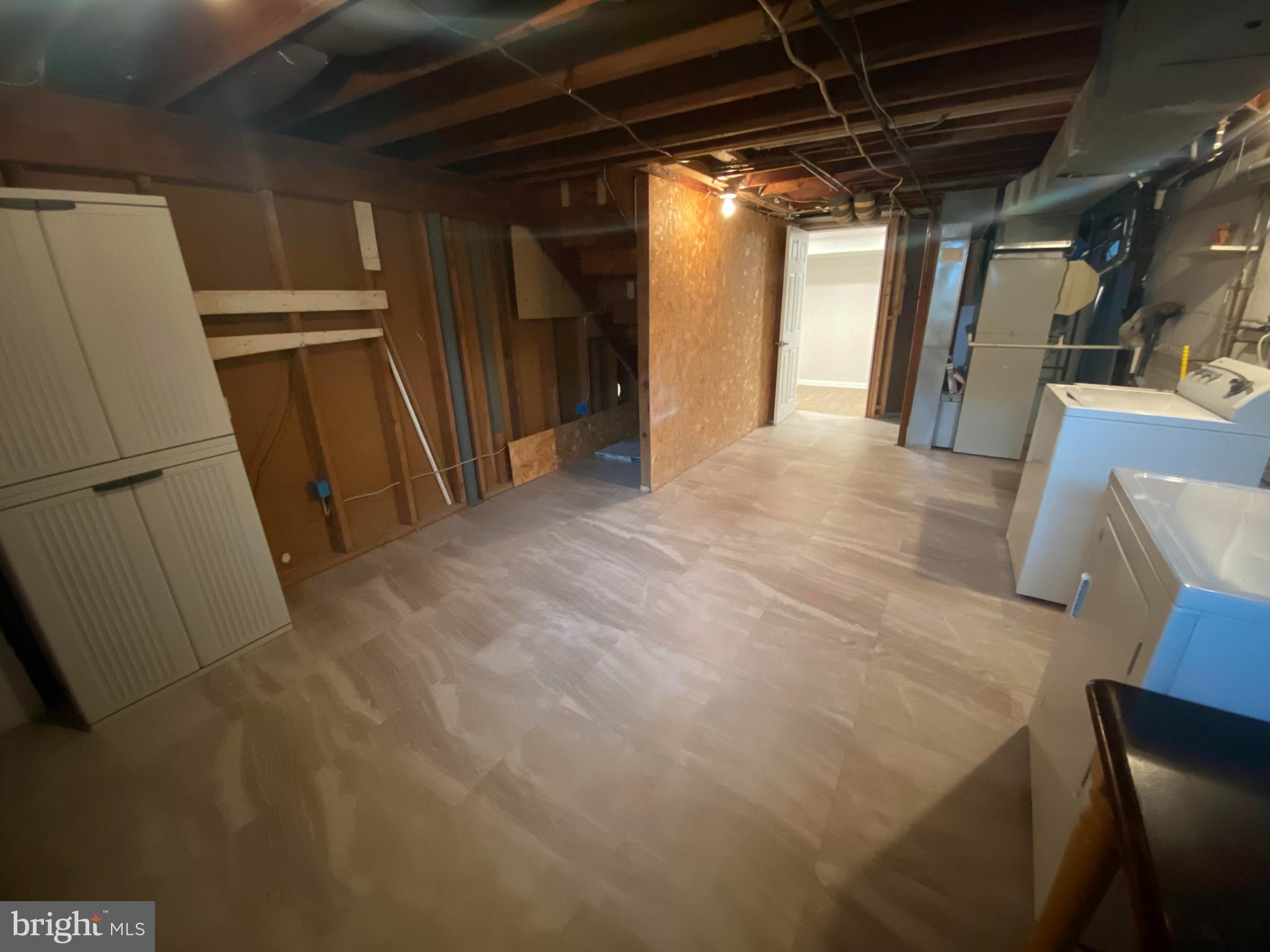 GLENSIDE - Residential Lease