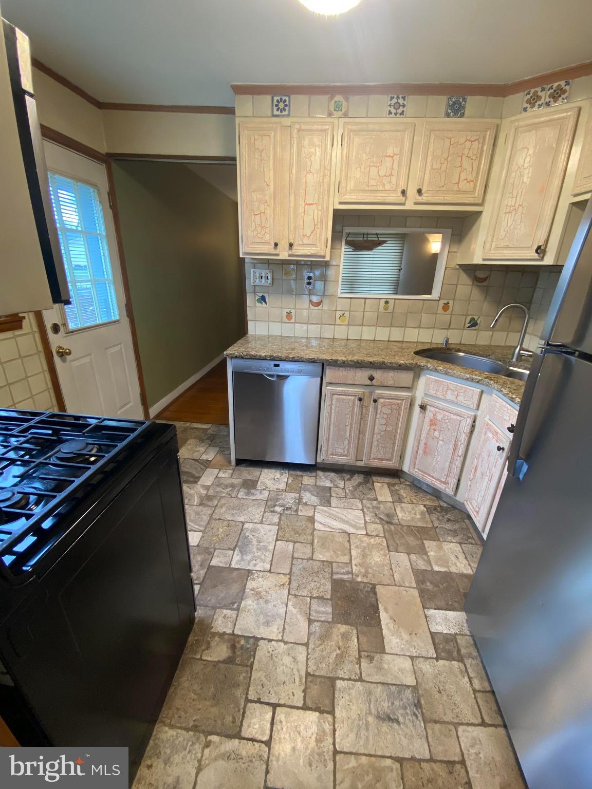 GLENSIDE - Residential Lease