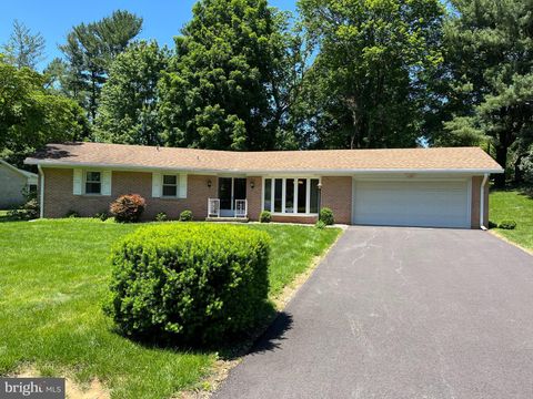 18 BITTERSWEET DRIVE HAGERSTOWN MD 21740