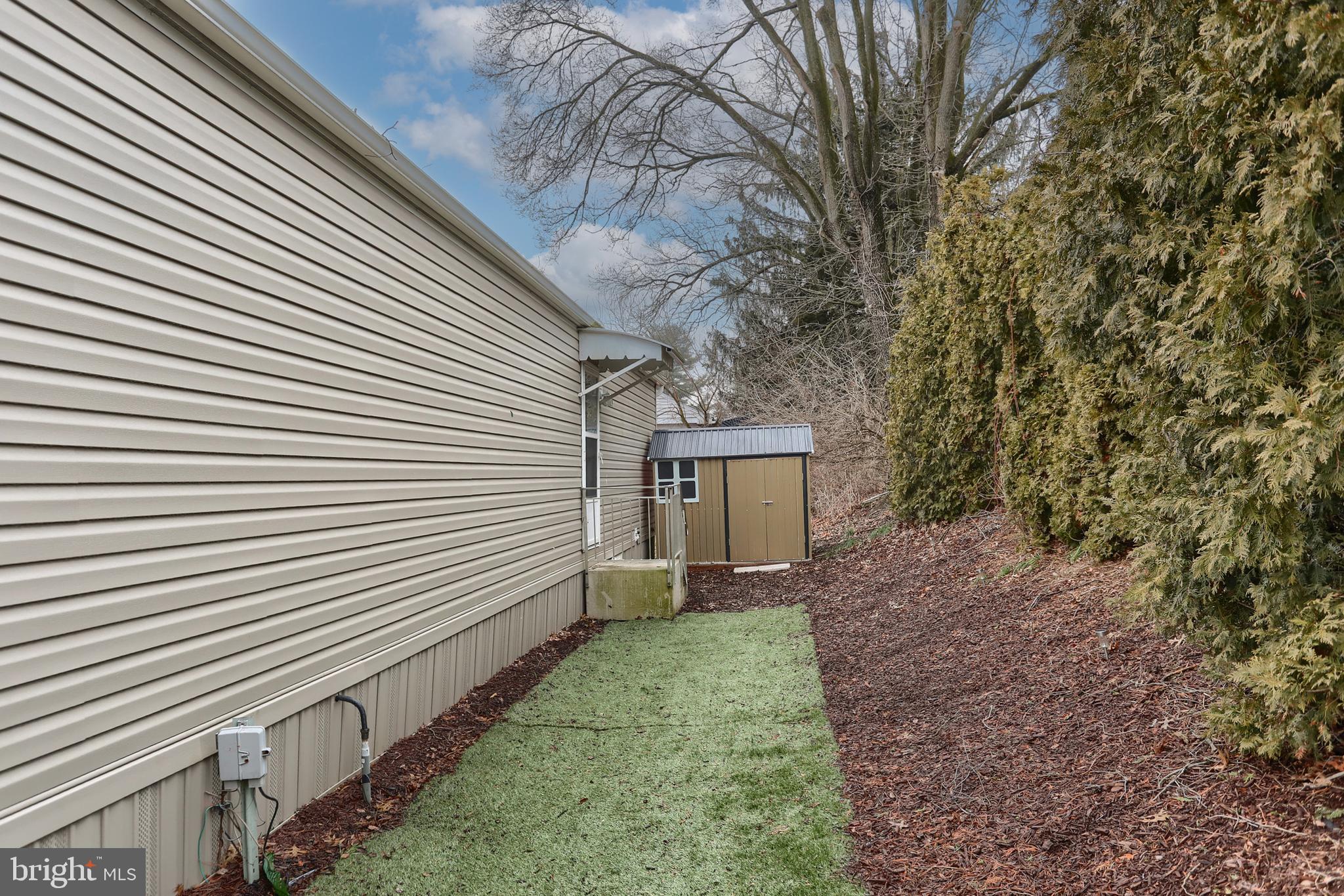 LINCOLN VILLAGE MH PARK - Residential