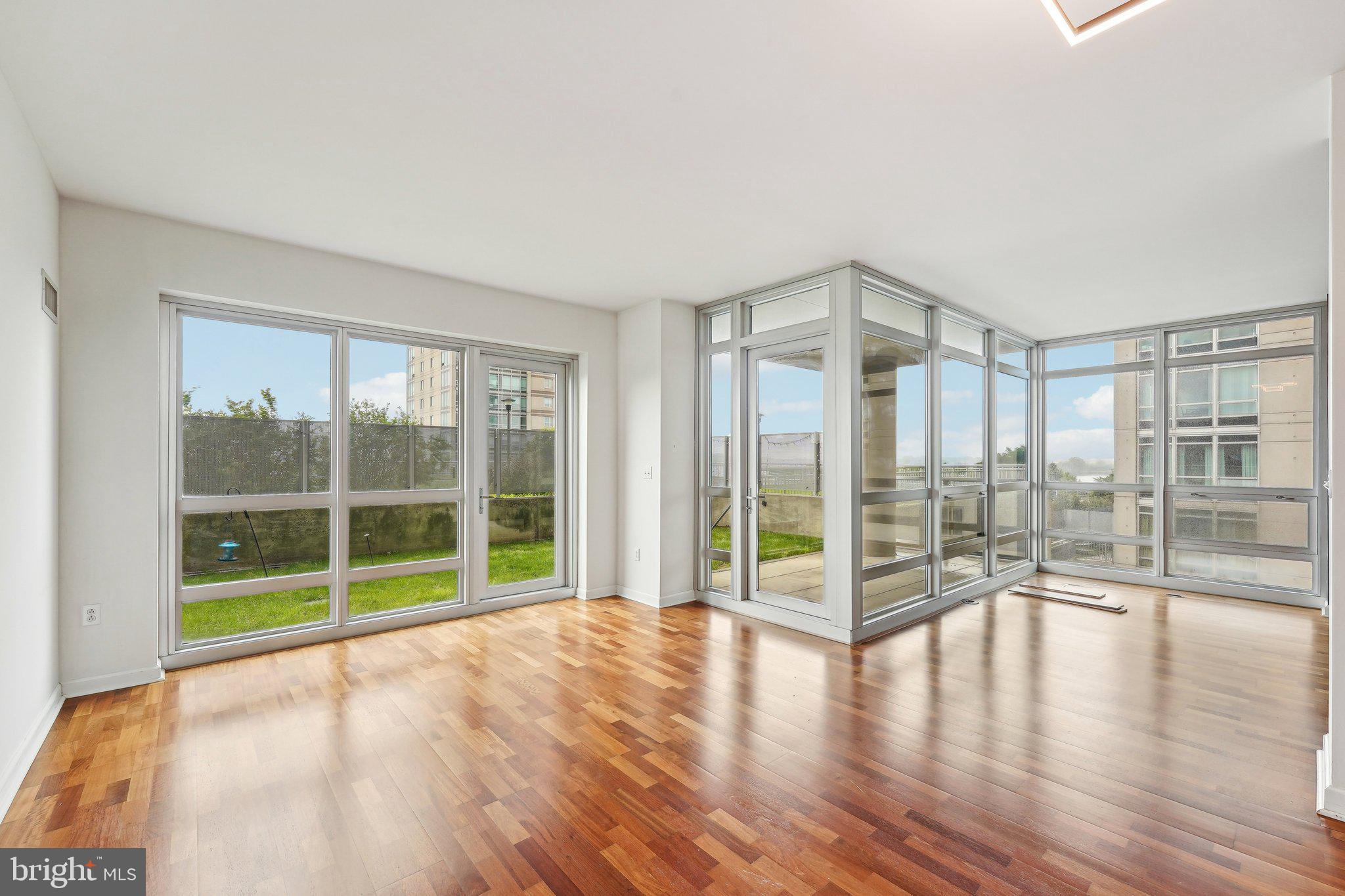 WATERFRONT SQUARE - Residential Lease