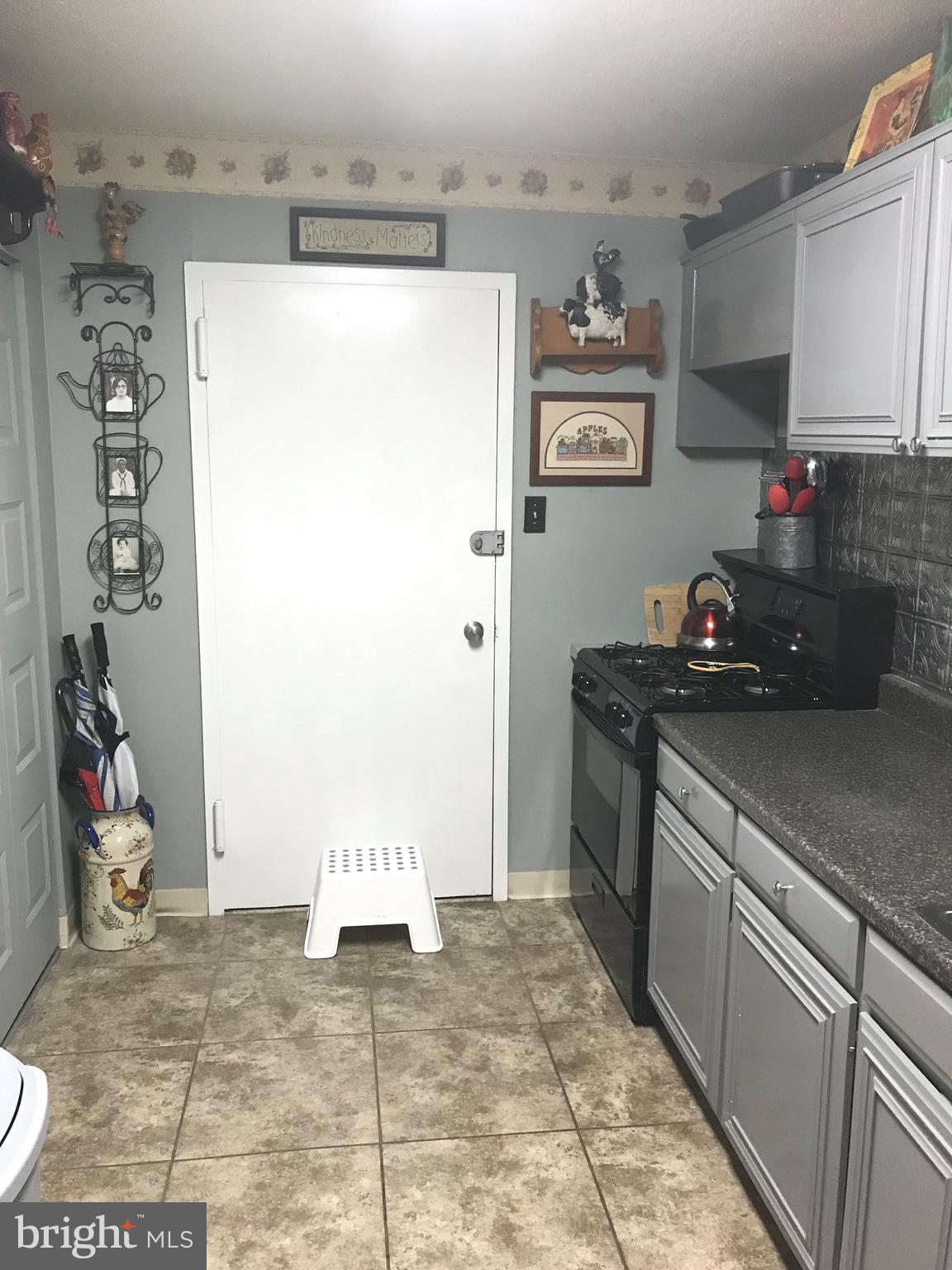 TOWERS IN WESTCHESTER PARK - Residential