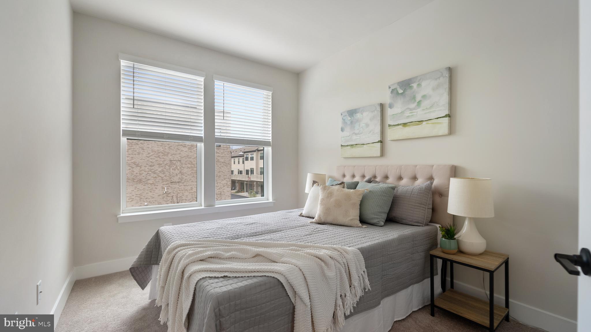 MEDFIELD - Residential