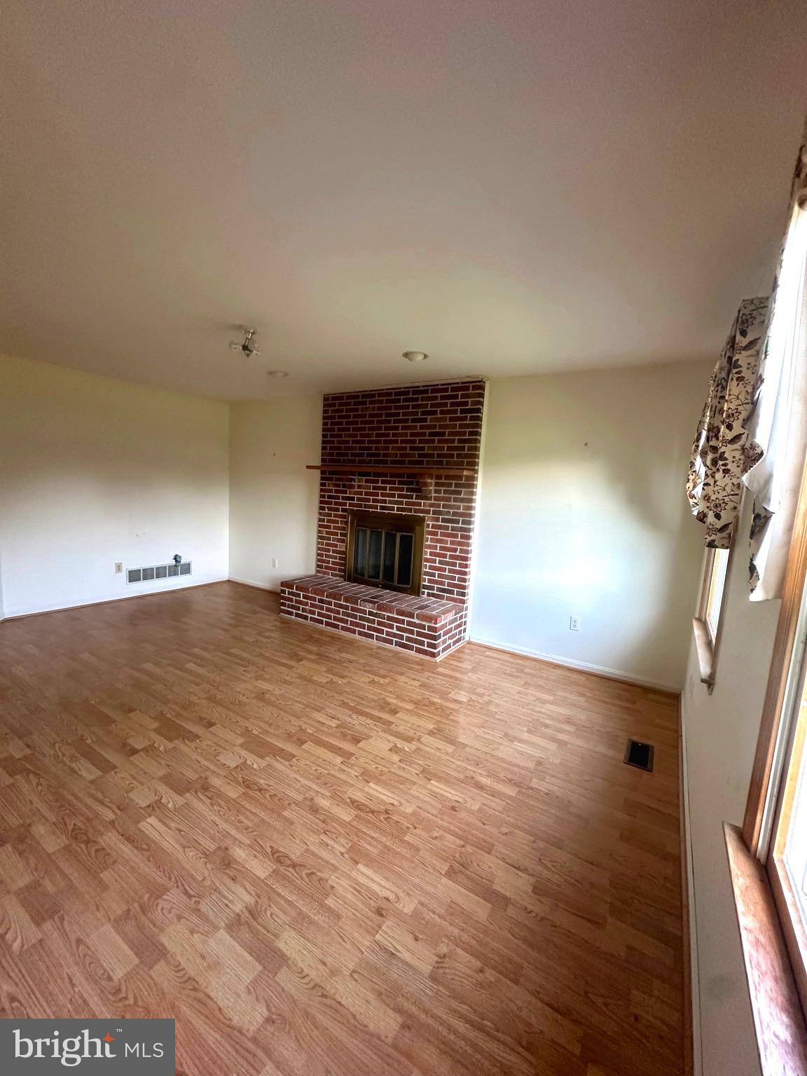 FLICKERWOOD - Residential