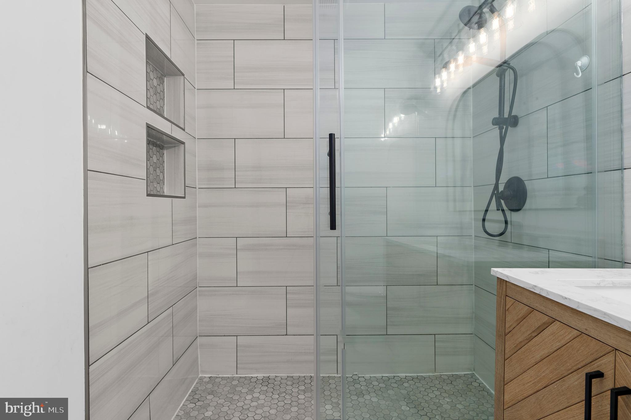 CEDAR TREE - Residential