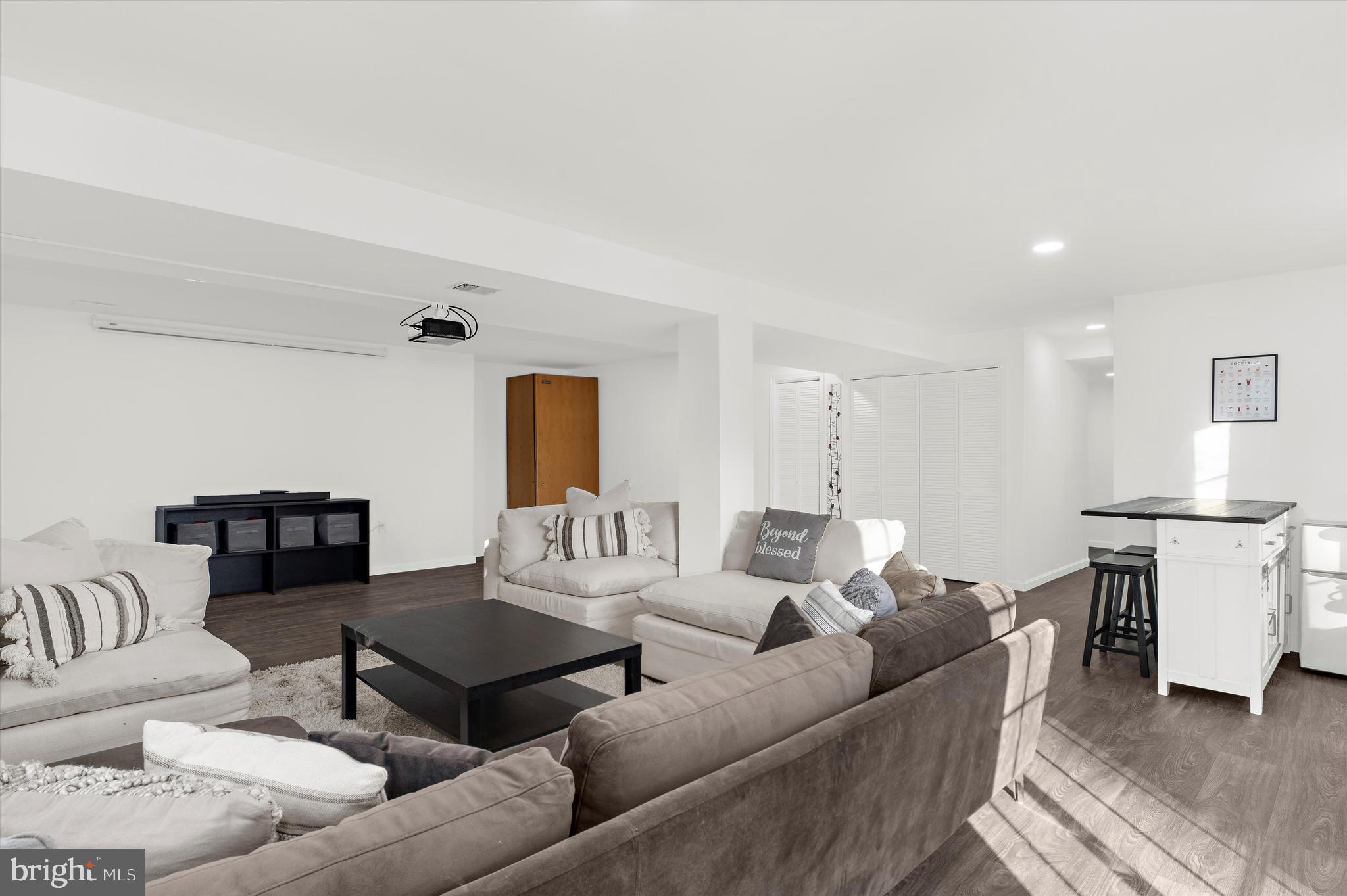 CEDAR TREE - Residential