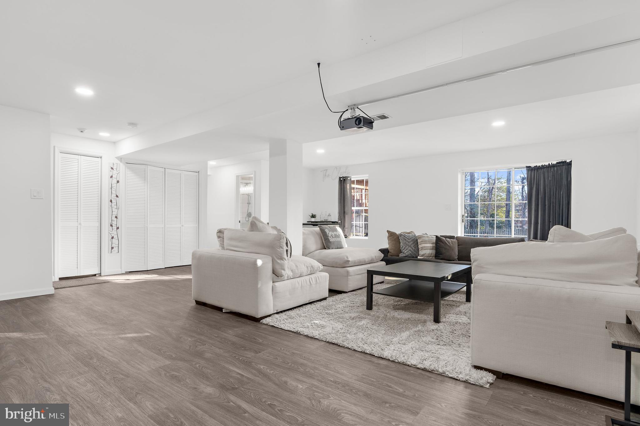 CEDAR TREE - Residential